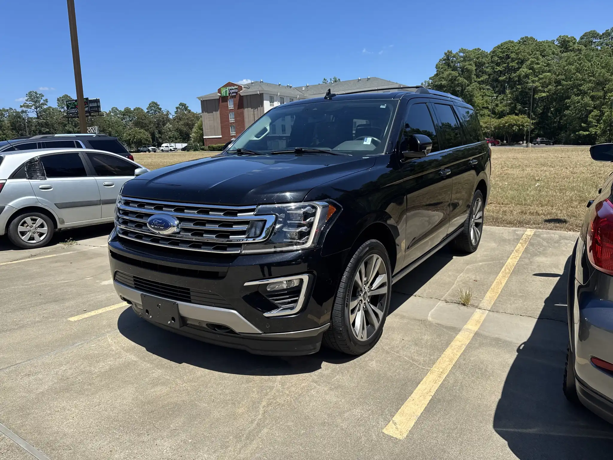 2020 Ford Expedition Limited 4X4's photo