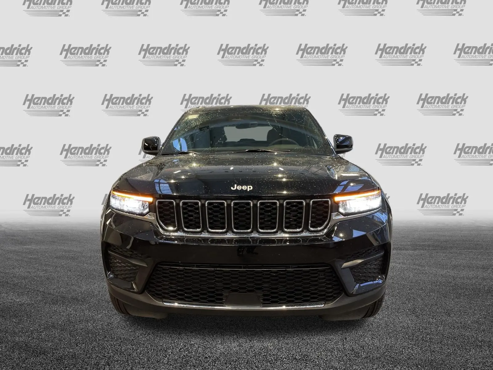 2025 Jeep Grand Cherokee Laredo X photo 3