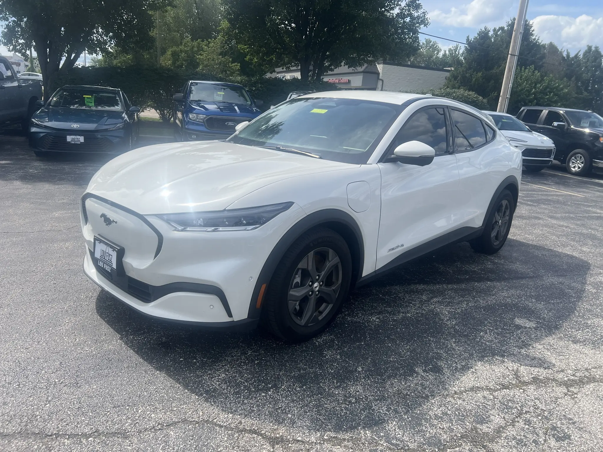 2021 Ford Mustang-Mach-e Select photo 4