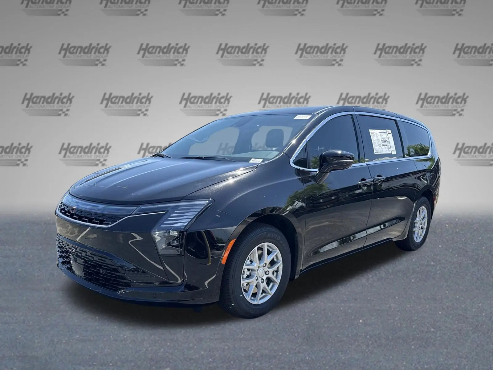 2027 Chrysler Pacifica Select photo 5