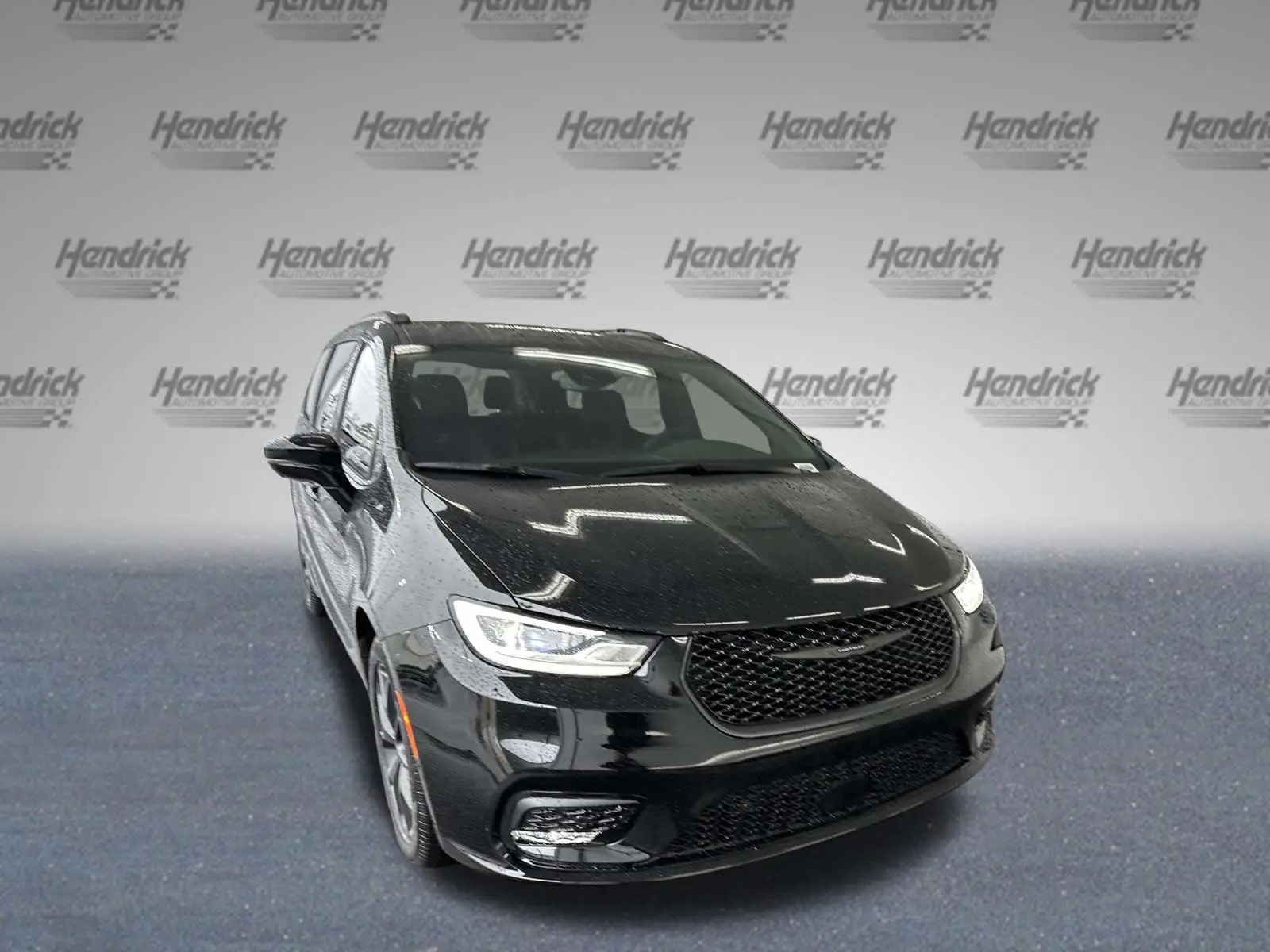 2026 Chrysler Pacifica Select photo 3