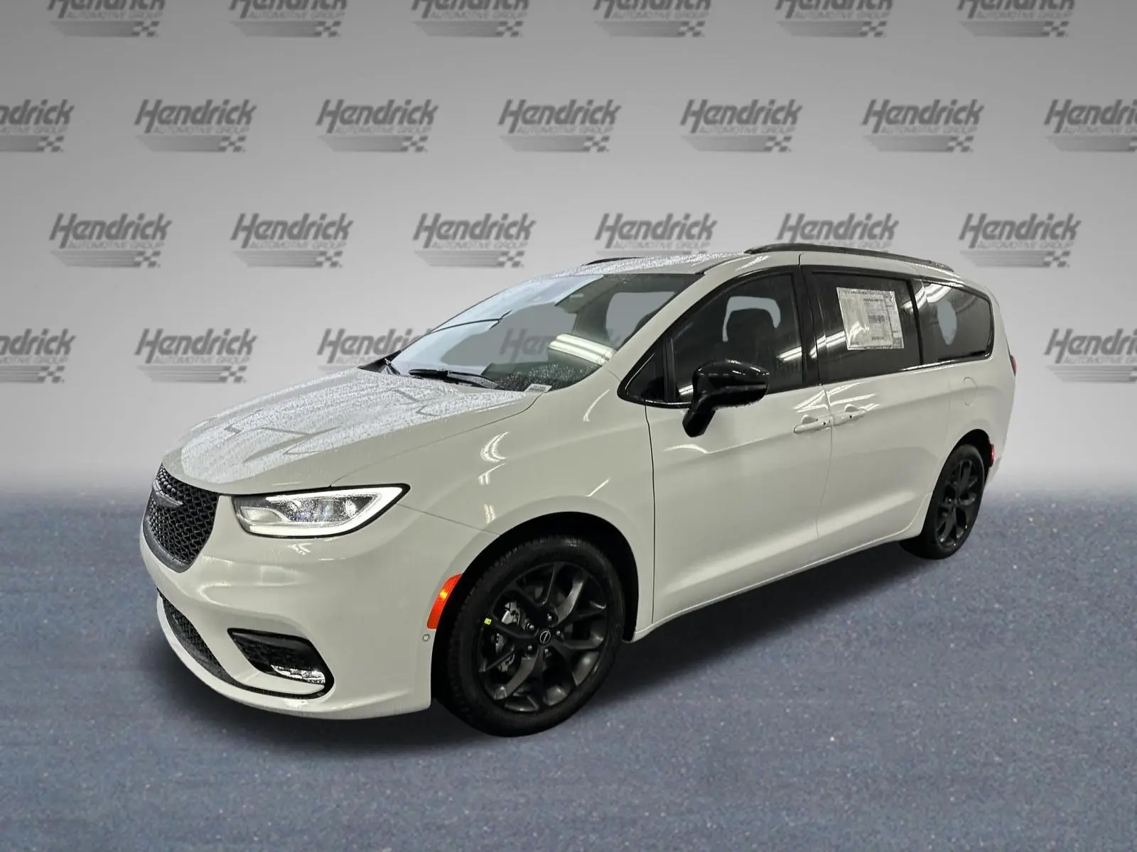 2026 Chrysler Pacifica Select photo 5