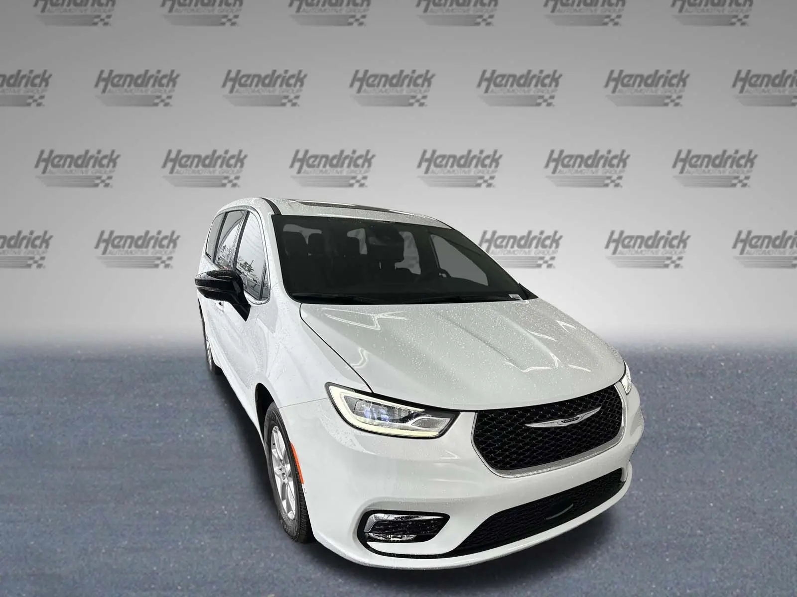 2026 Chrysler Pacifica Select photo 3