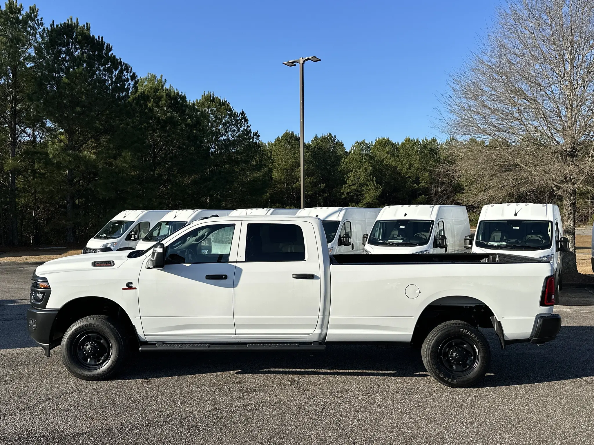 2026 RAM 2500 Tradesman 4WD Crew Cab LWB photo 4
