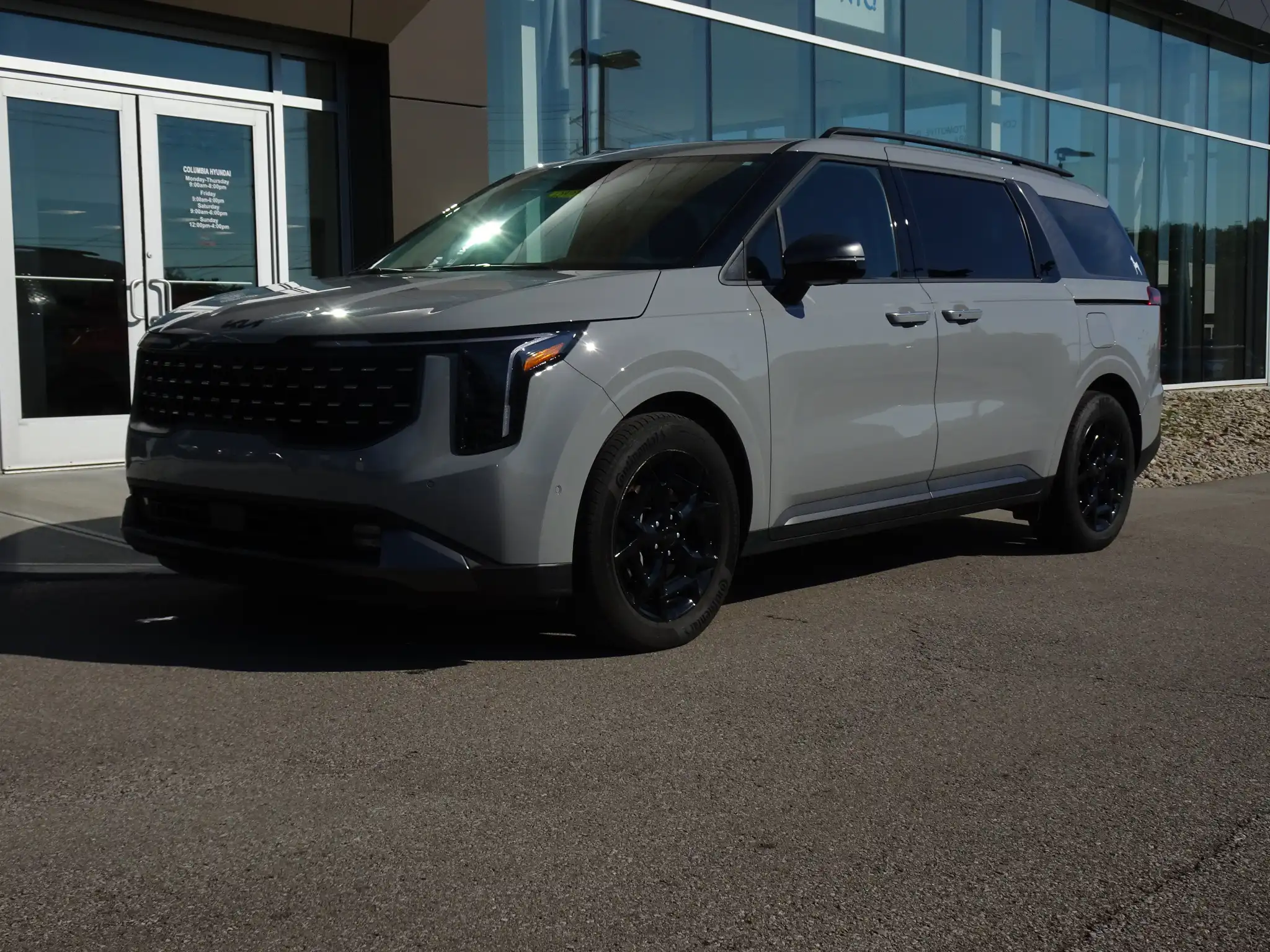 2025 Kia Sedona SX Prestige HEV's photo