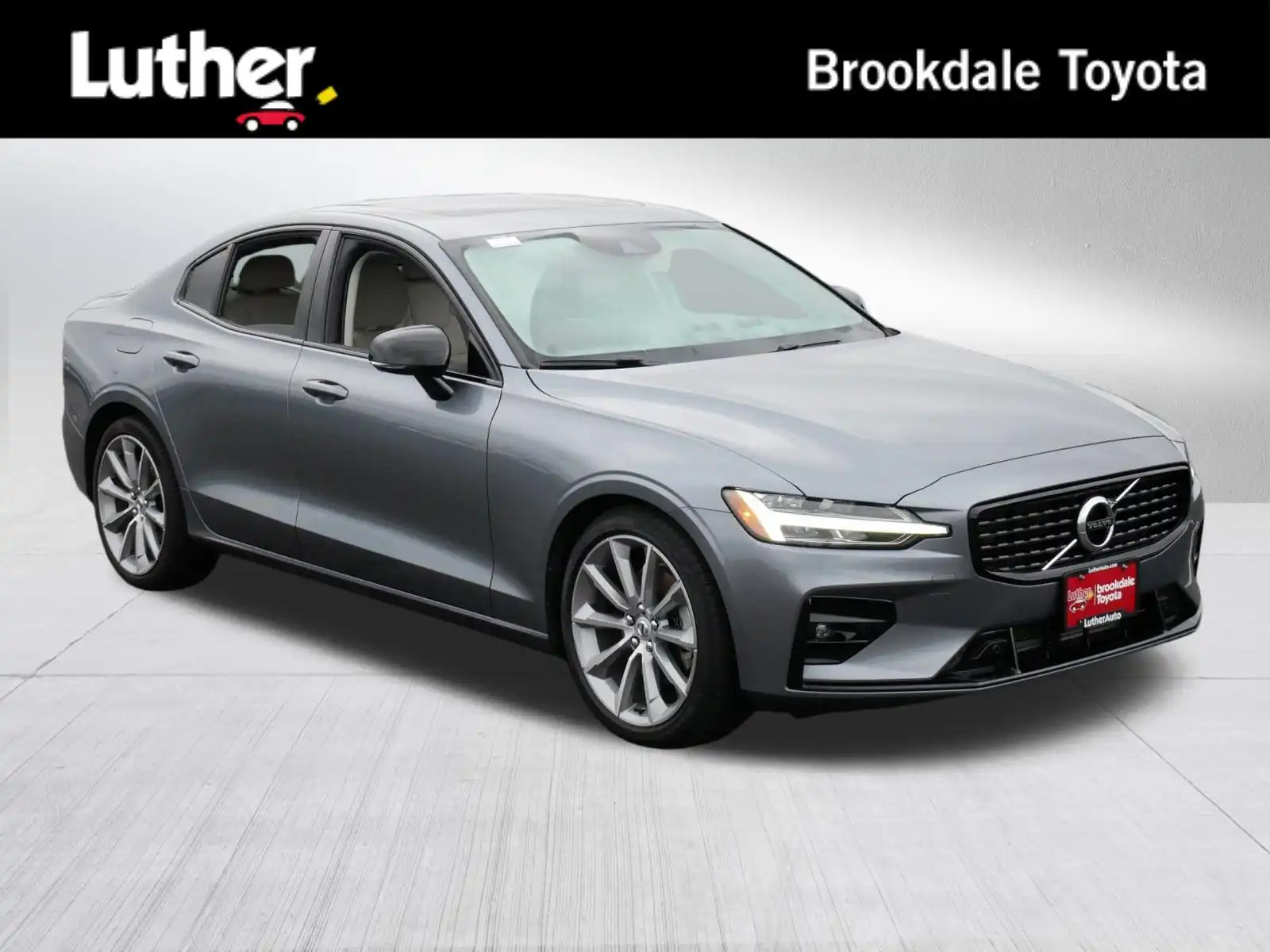 2021 Volvo S60 T5 Momentum's photo