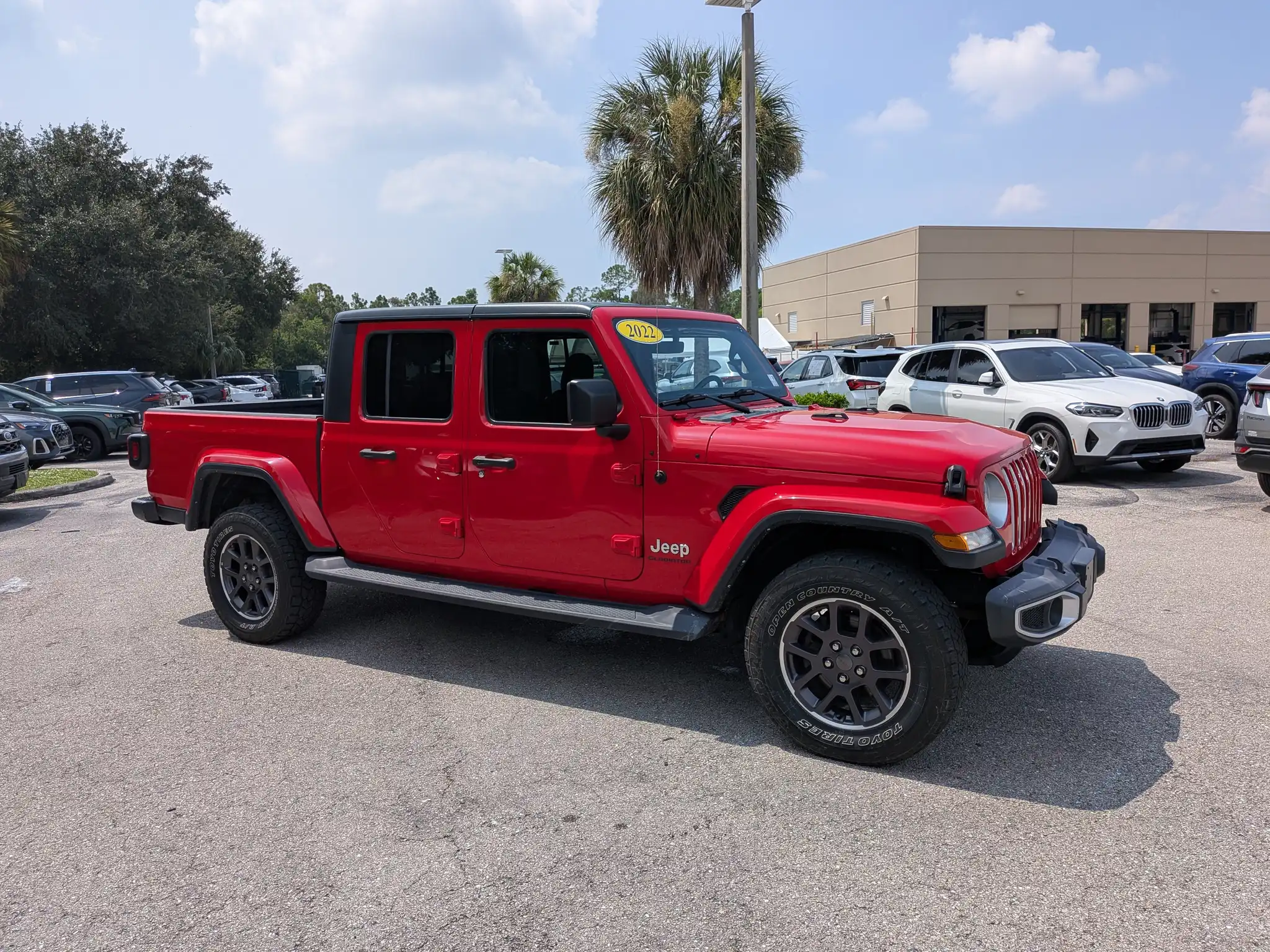 2022 Jeep Gladiator Overland's photo