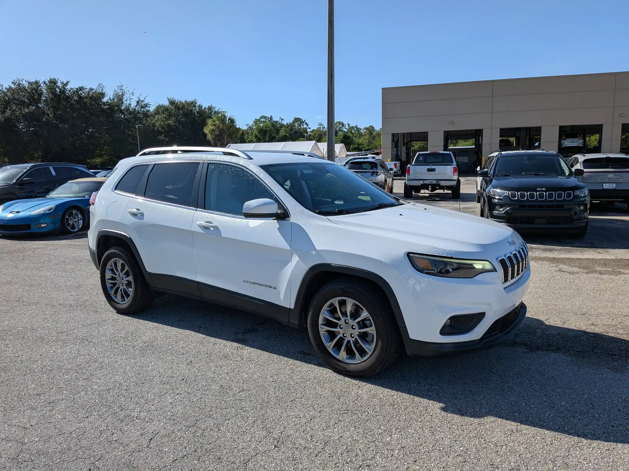 2021 Jeep Cherokee Latitude Lux's photo