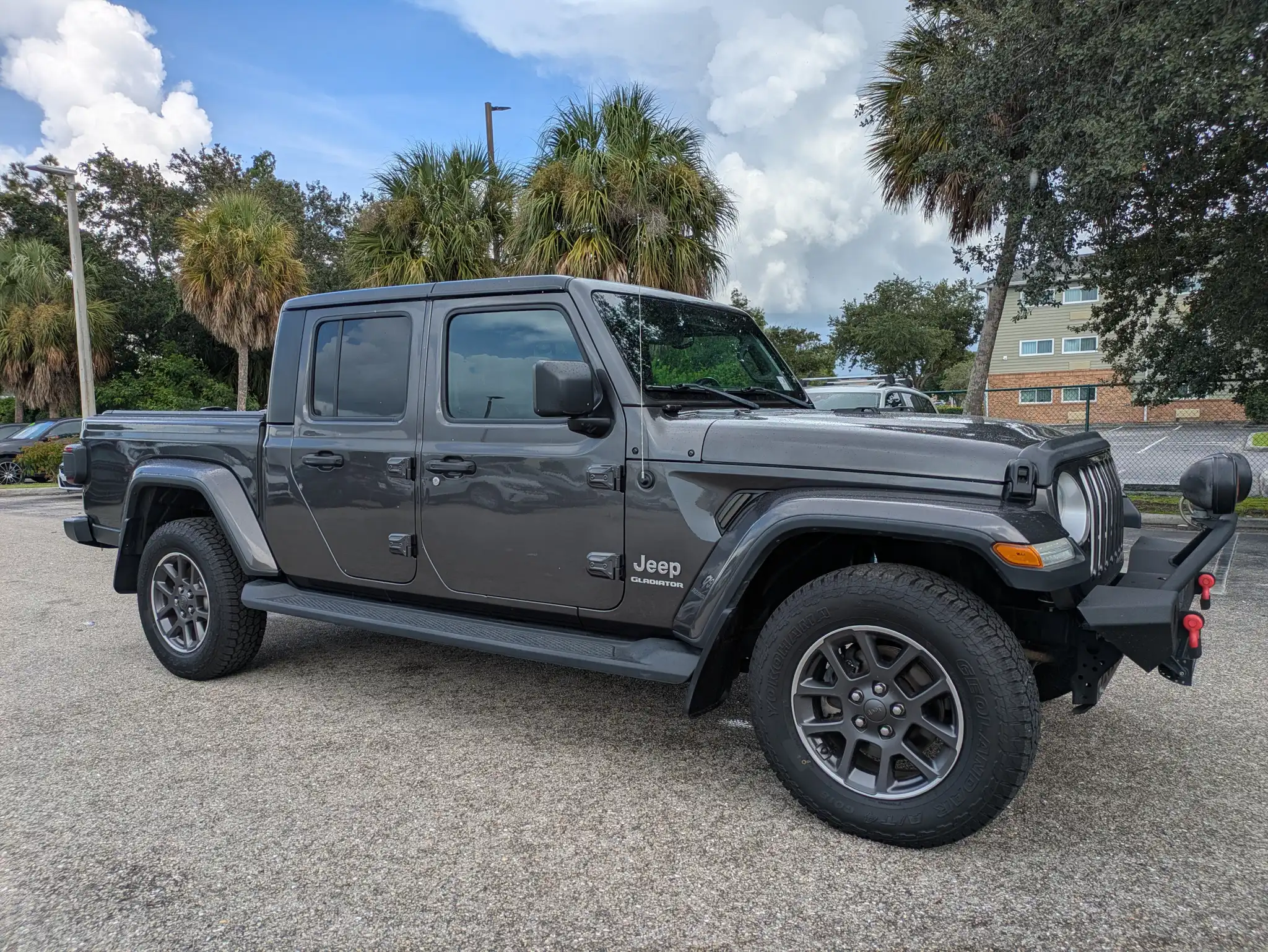2020 Jeep Gladiator Overland's photo