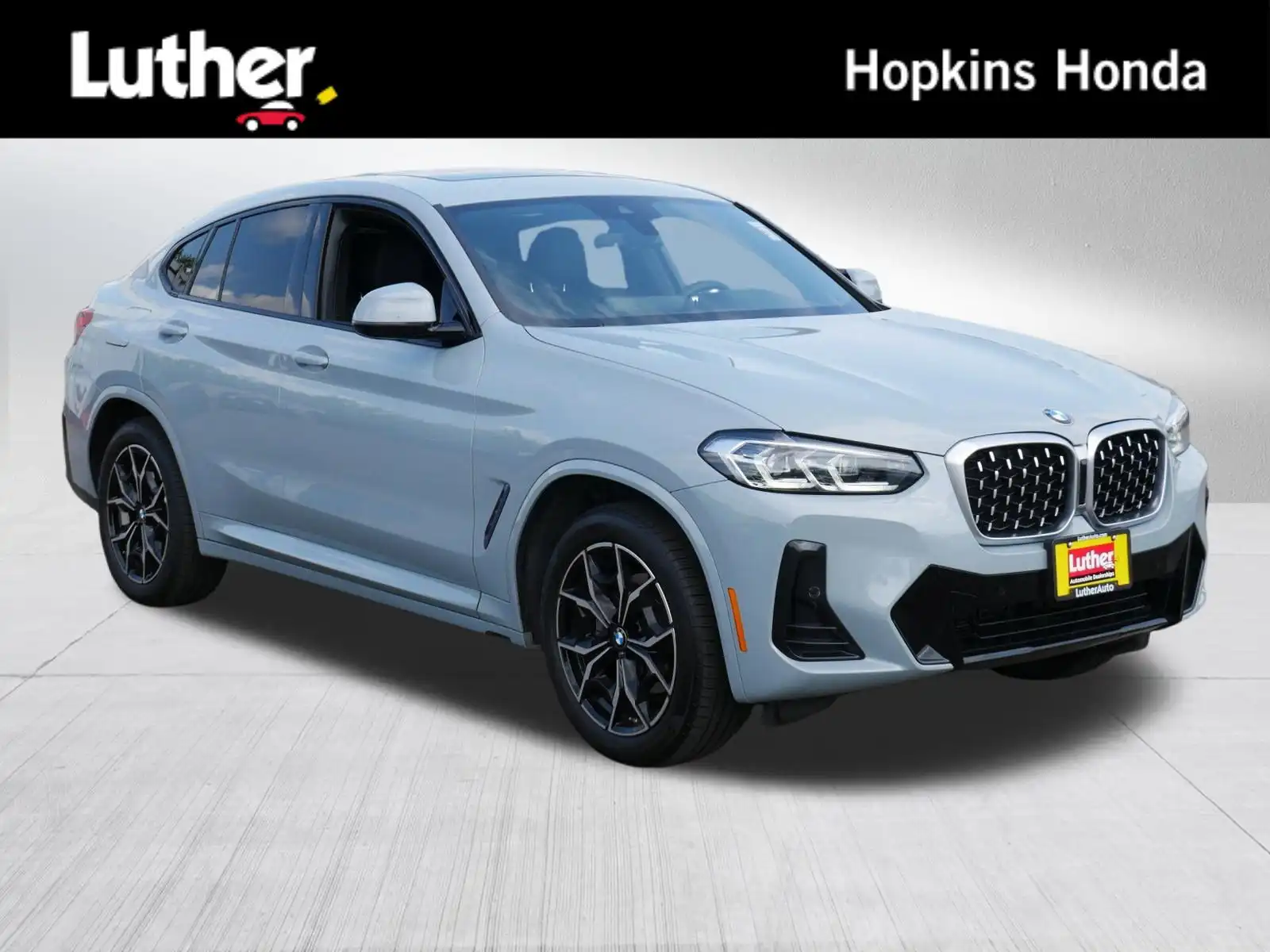 2022 BMW X4 xDrive30i's photo