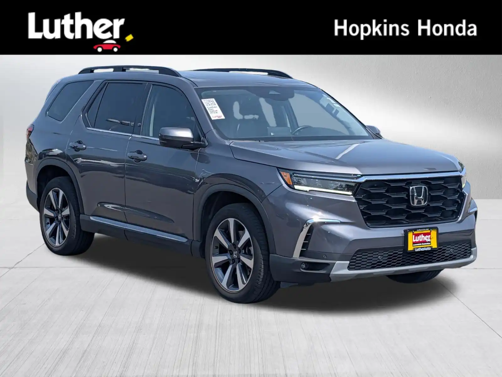 2024 Honda Pilot Touring AWD's photo