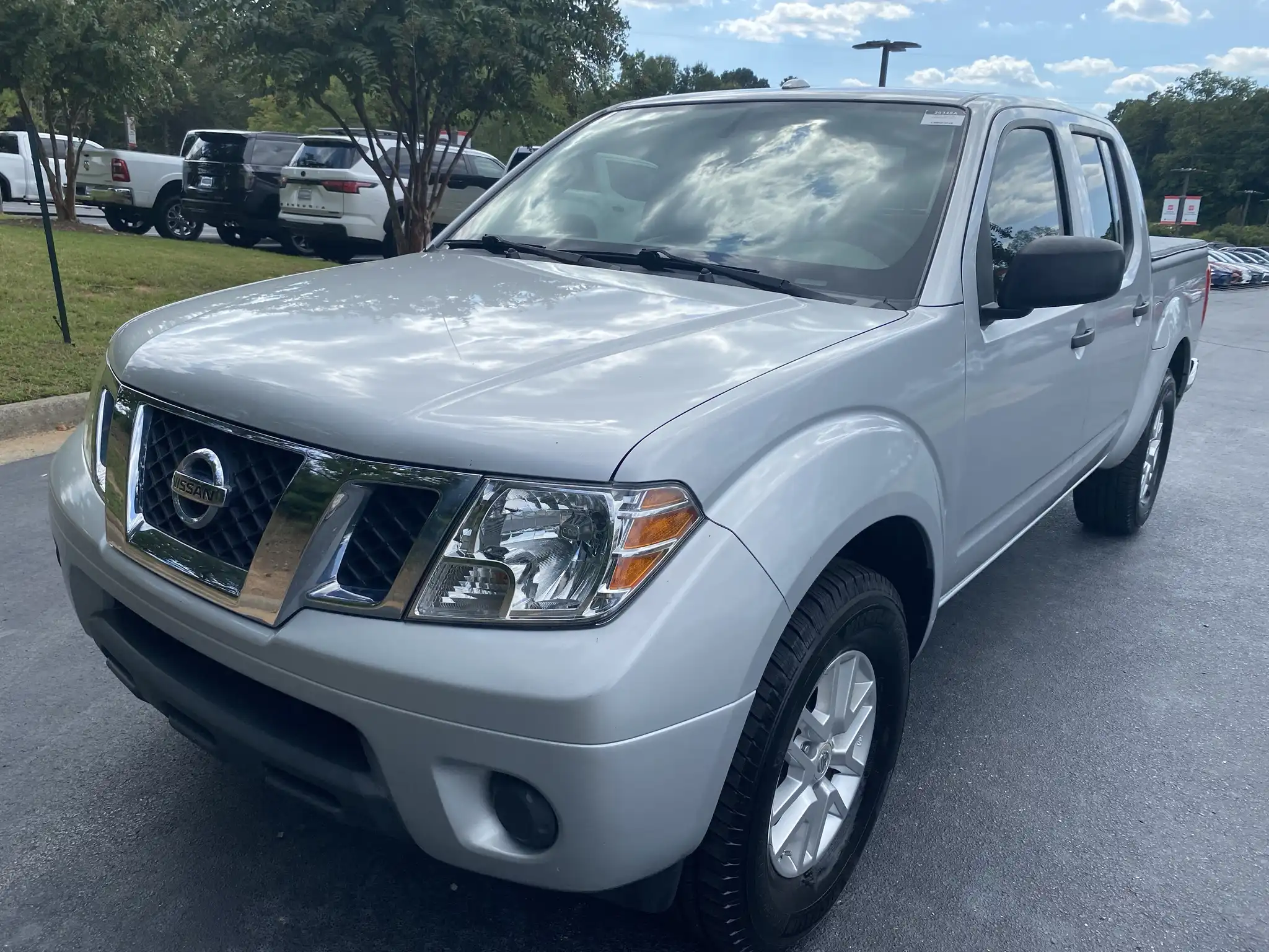 2016 Nissan Frontier 4.0 SV Crew Cab 2WD Auto SWB's photo