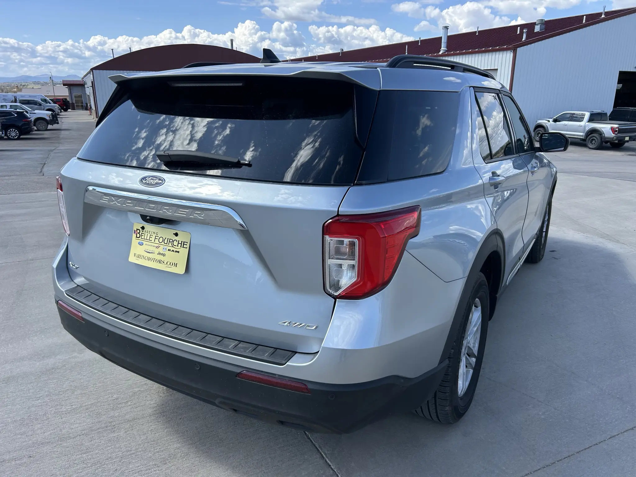 2024 Ford Explorer XLT 4WD photo 4