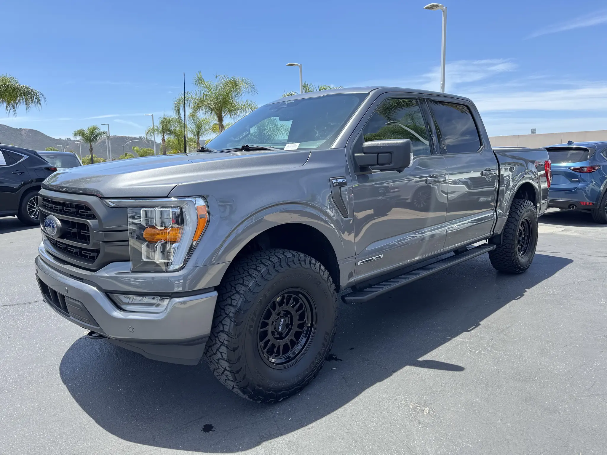 2023 Ford F-150 XLT 4x4 SuperCrew 5-1/2 Box photo 4