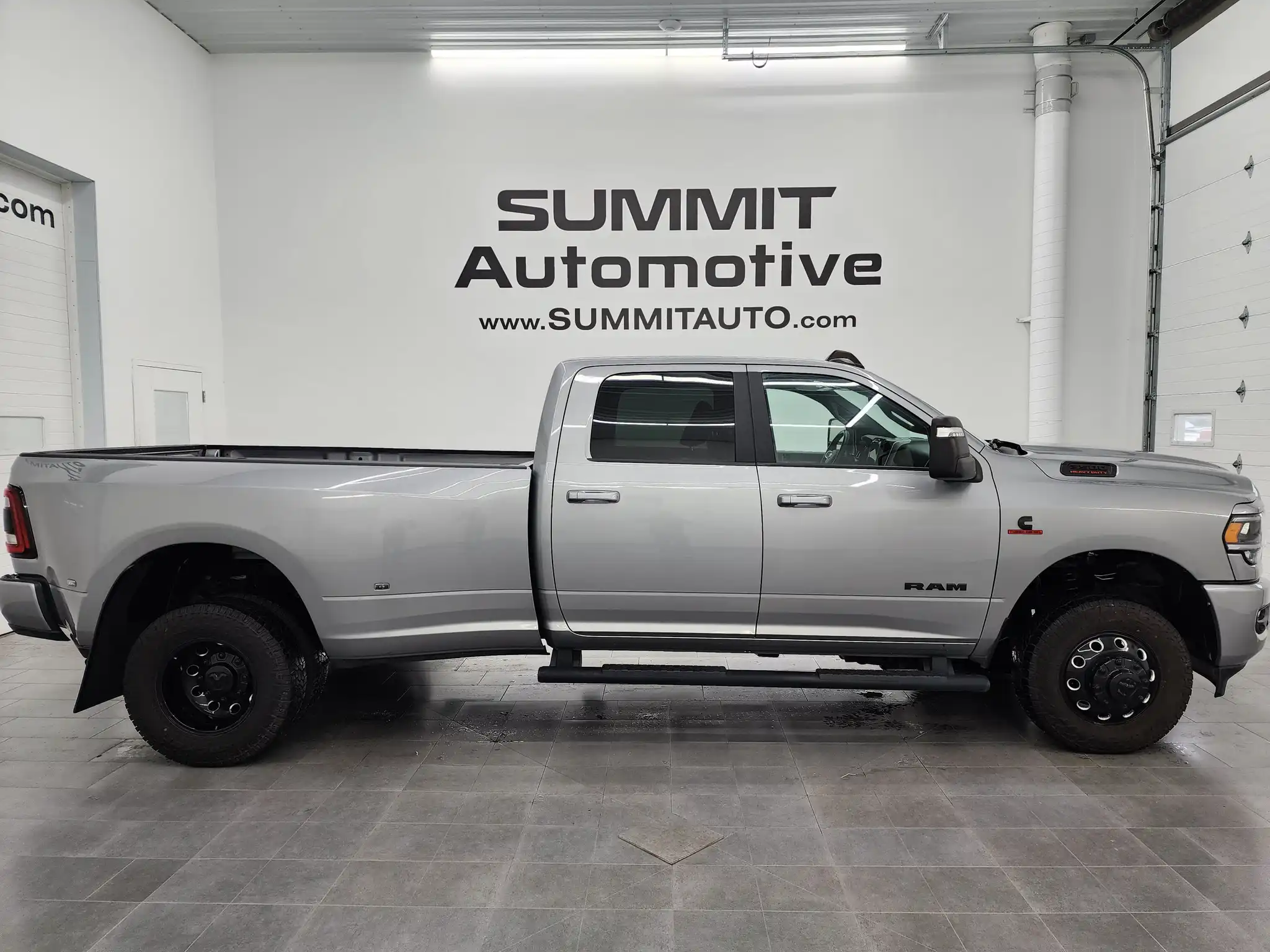2024 RAM 3500 Big Horn 4WD Crew Cab LWB's photo