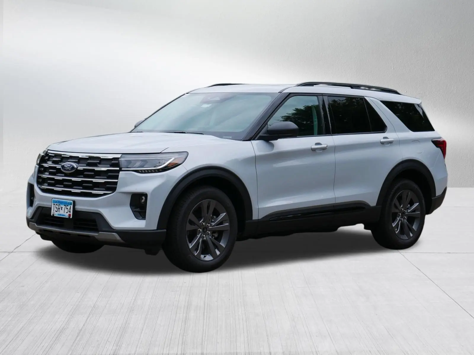 2026 Ford Explorer Active 4WD photo 3