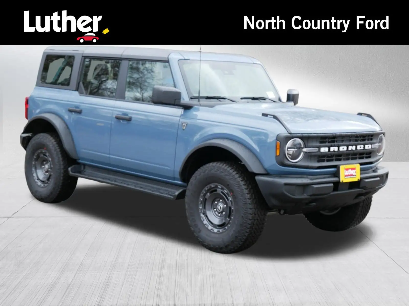 2025 Ford Bronco Base 4x4 photo 1