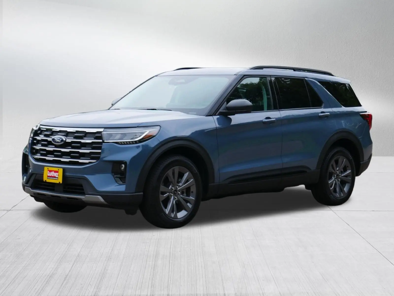 2026 Ford Explorer Active 4WD photo 3