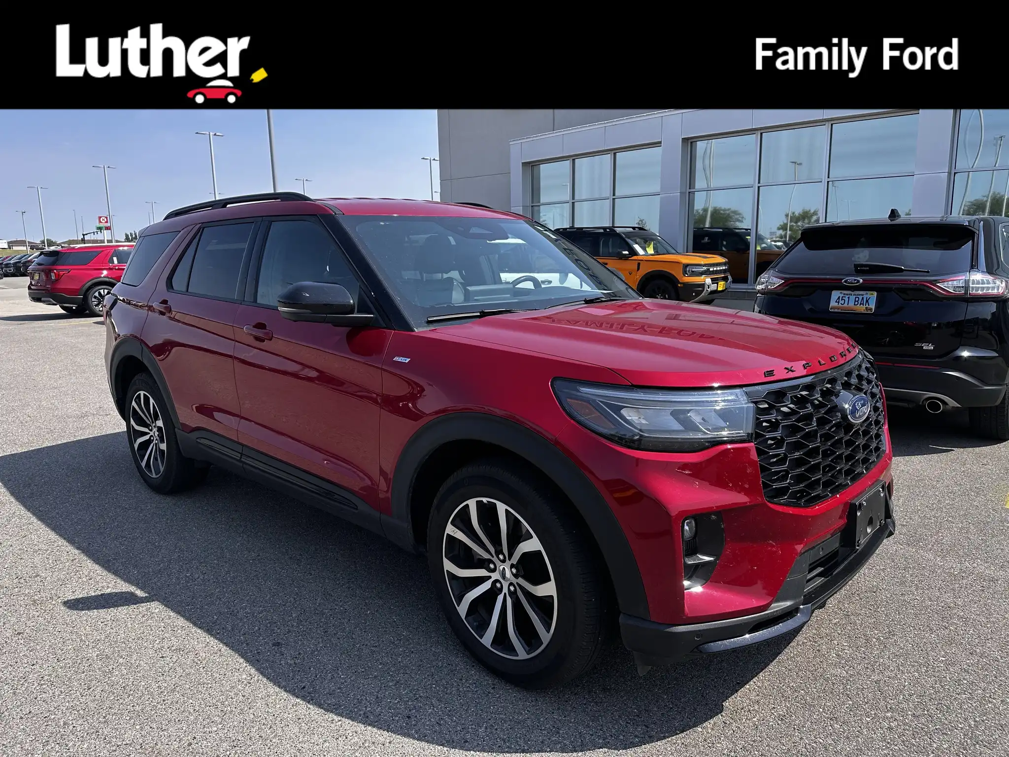 2025 Ford Explorer ST-LINE 4WD (PL535)'s photo