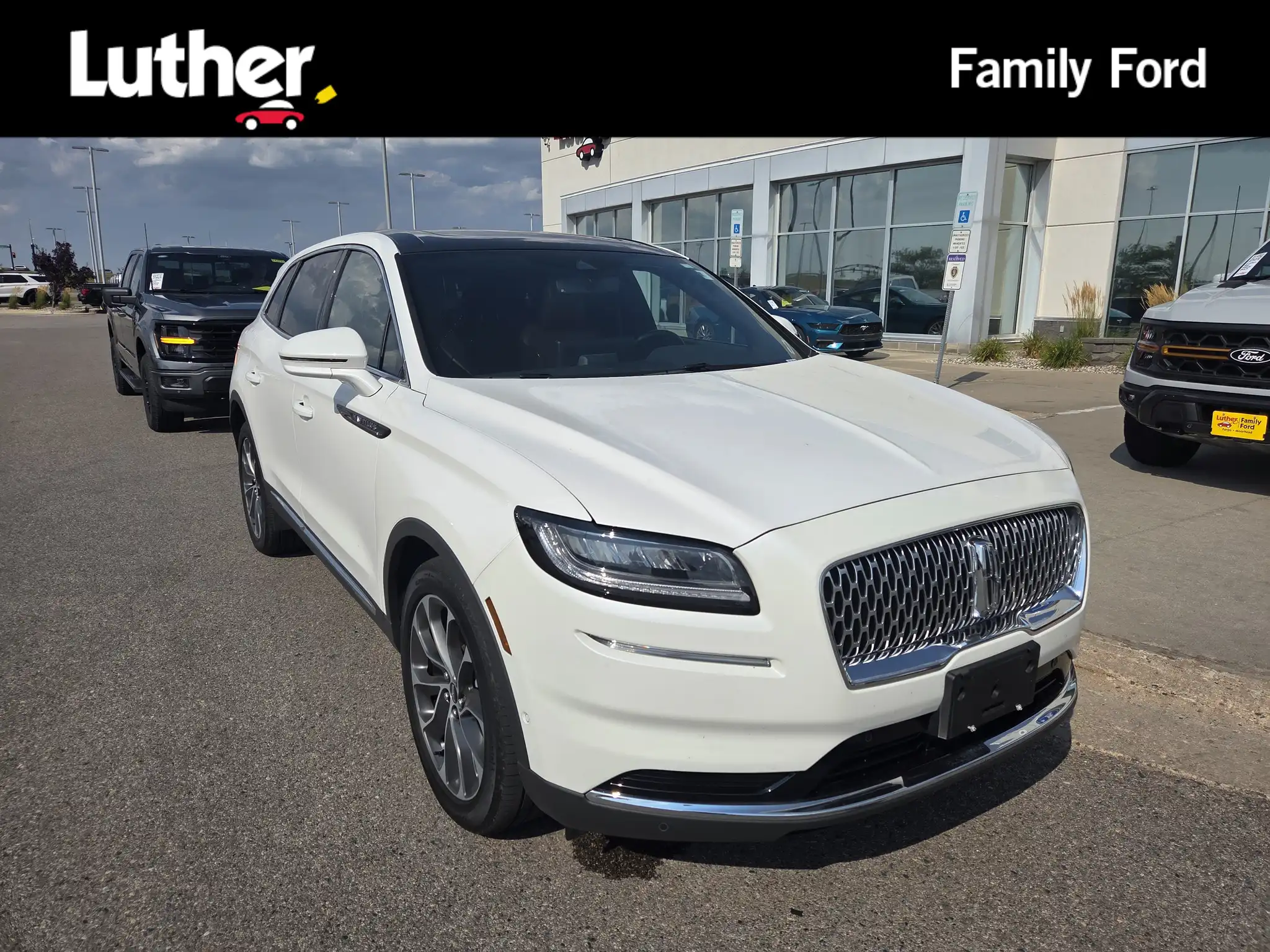 2022 Lincoln Nautilus Reserve AWD's photo