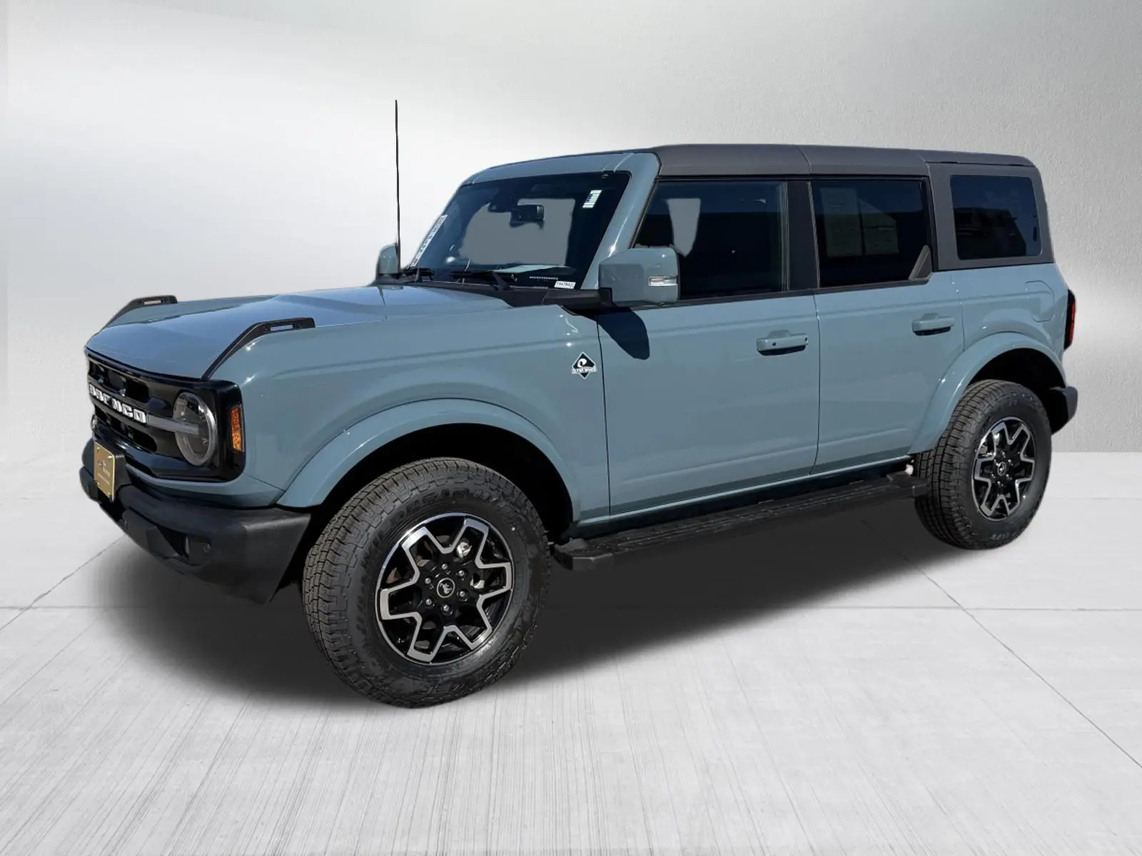 2023 Ford Bronco Outer Banks 4x4 photo 3