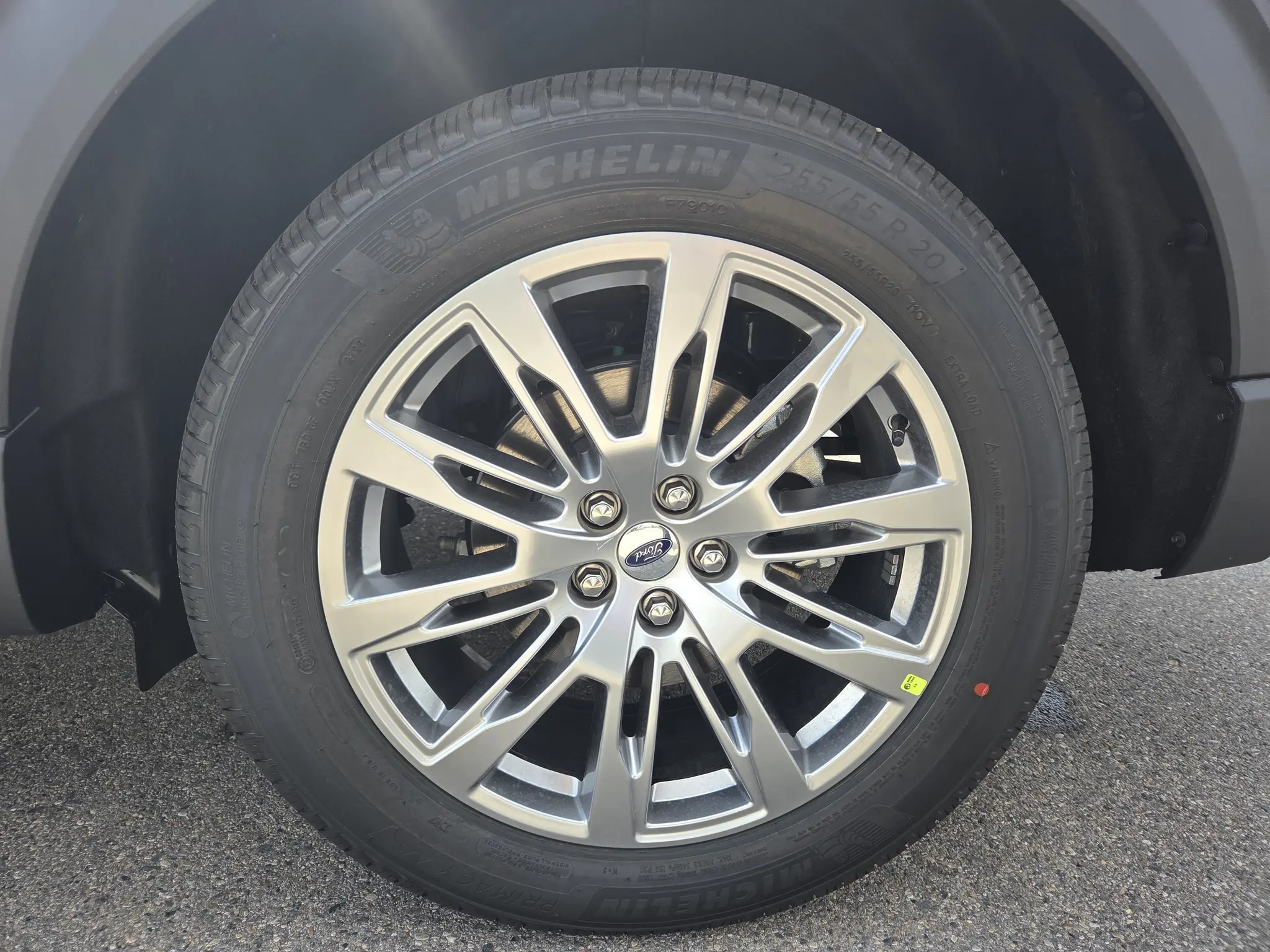 2026 Ford Explorer Active 4WD photo 5