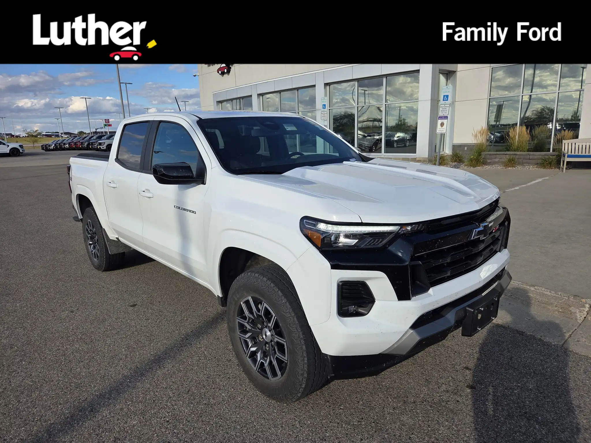 2023 Chevrolet Colorado Z71 4WD Crew Cab Short Box's photo