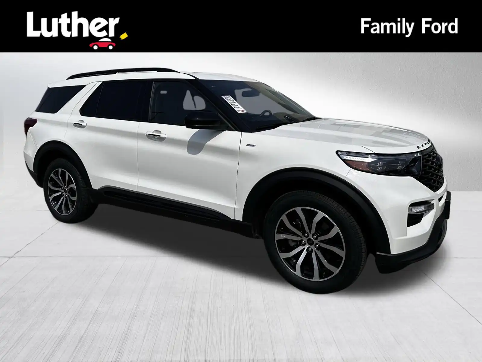 2023 Ford Explorer ST-LINE 4WD's photo