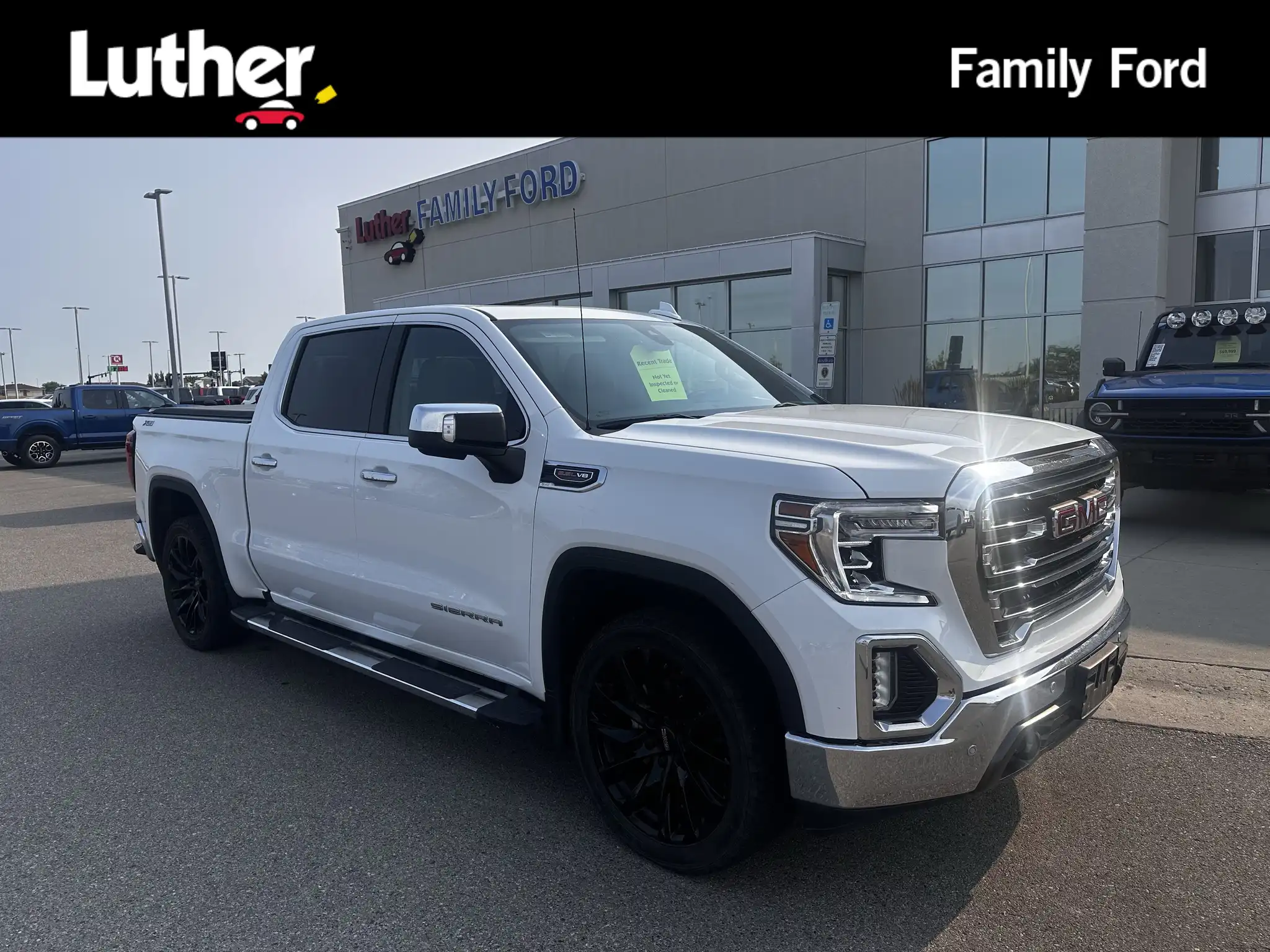 2022 GMC Sierra 4WD Crew Cab Short Box SLT's photo