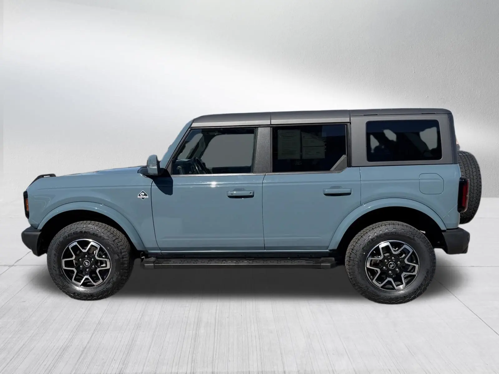 2023 Ford Bronco Outer Banks 4x4 photo 4