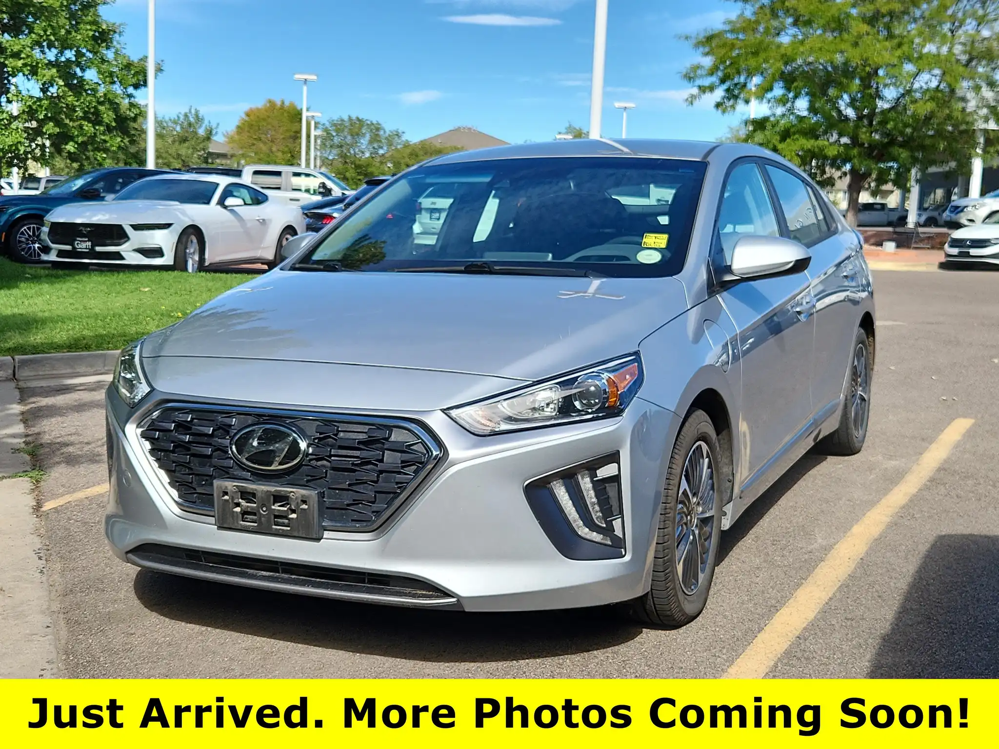 2021 Hyundai Ioniq PHEV SE's photo