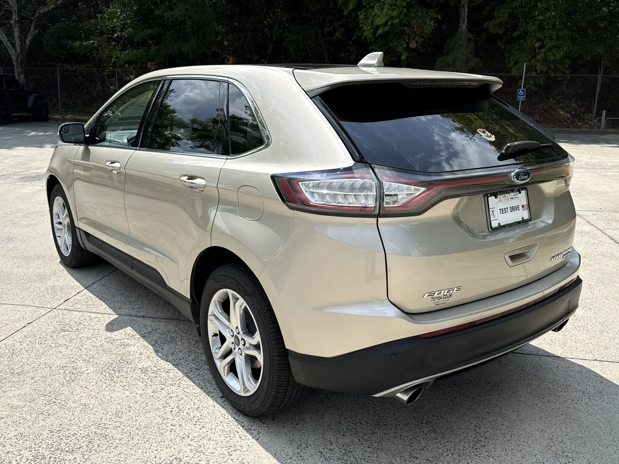 2018 Ford Edge Titanium photo 5