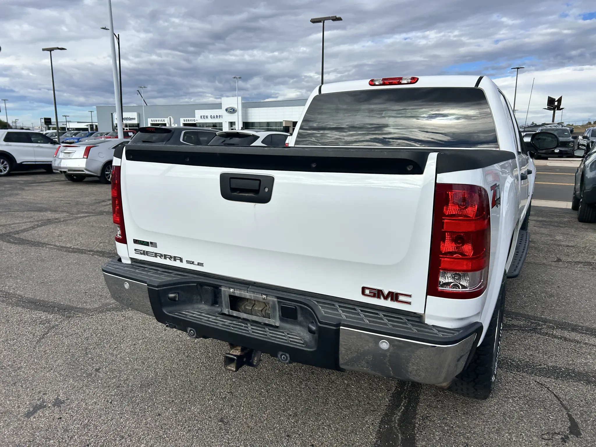 2012 GMC Sierra SLE 4WD Crew Cab SWB photo 5