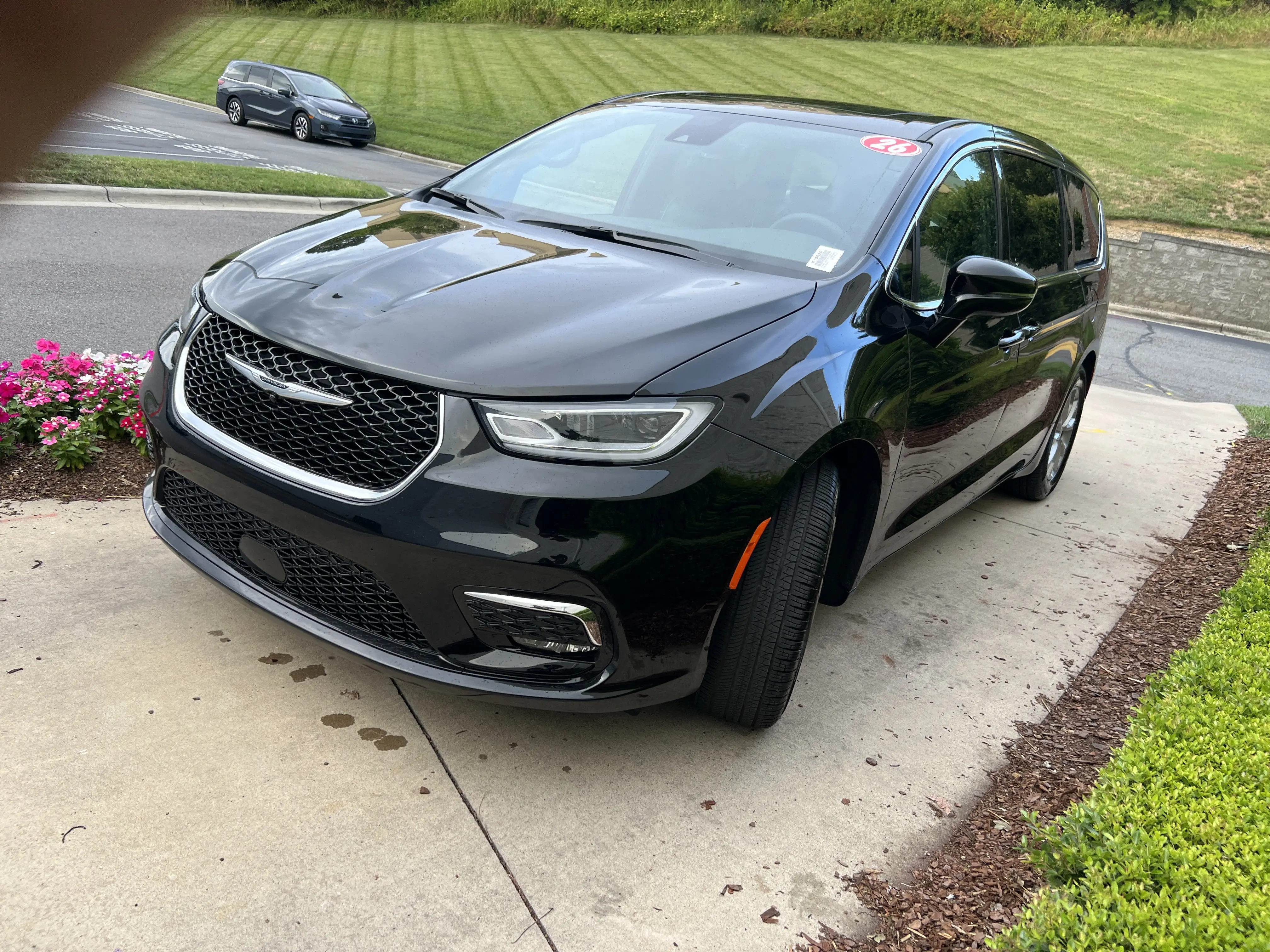 2026 Chrysler Pacifica Limited photo 5