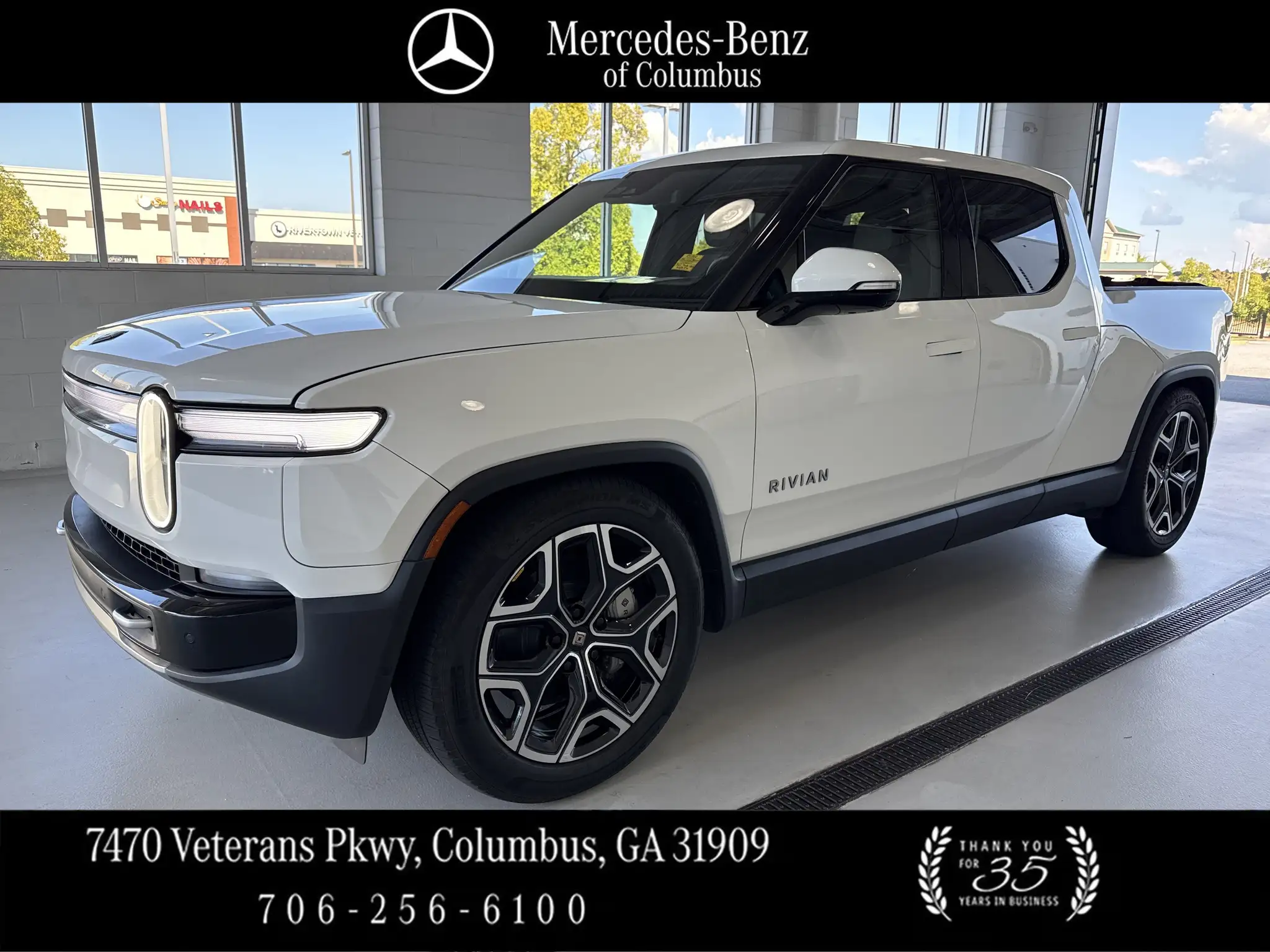 2025 Rivian R1T Adventure Dual-Motor Standard Pack's photo