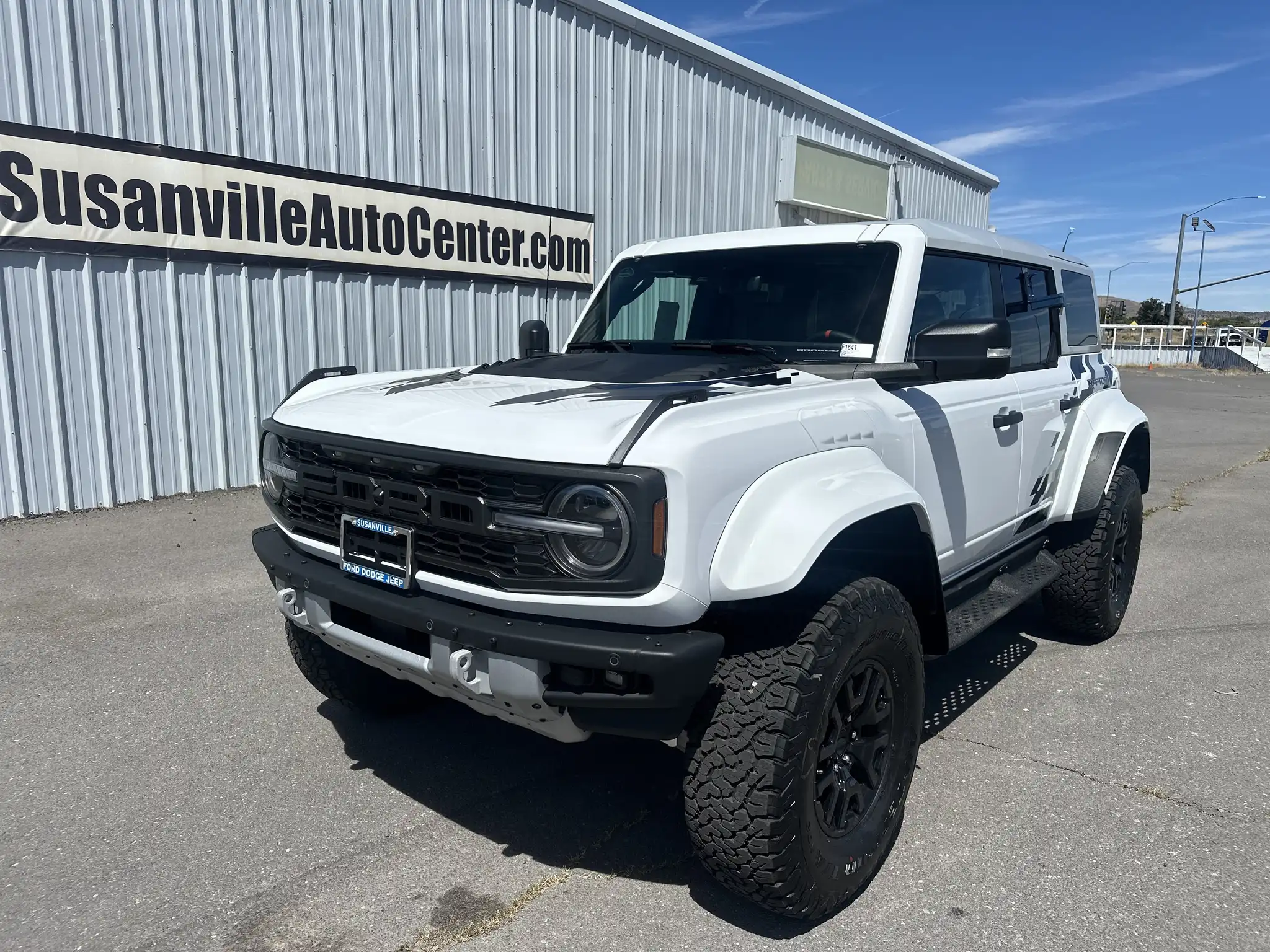 2026 Ford Bronco Raptor 4WD's photo