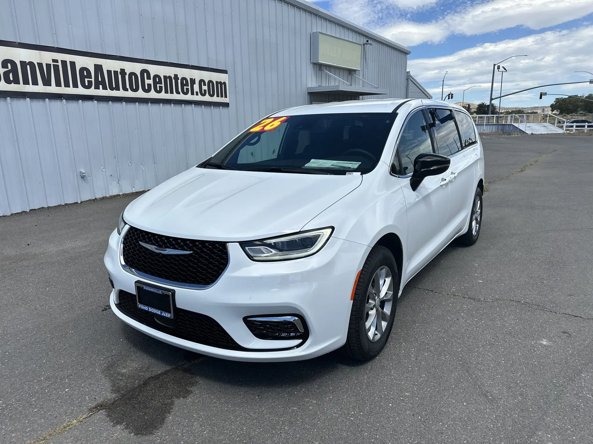 2026 Chrysler Pacifica Select AWD's photo