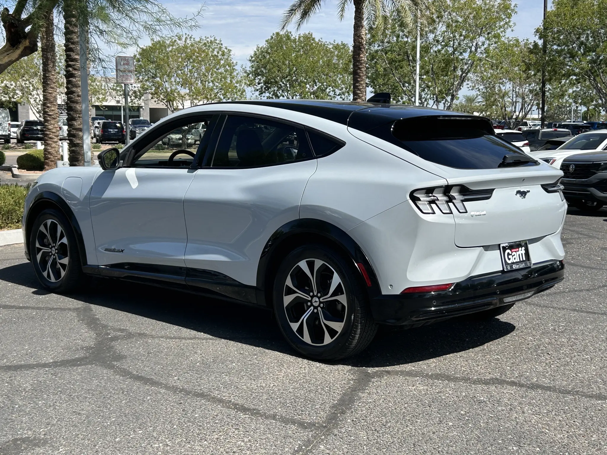 2021 Ford Mustang-Mach-e Premium photo 3