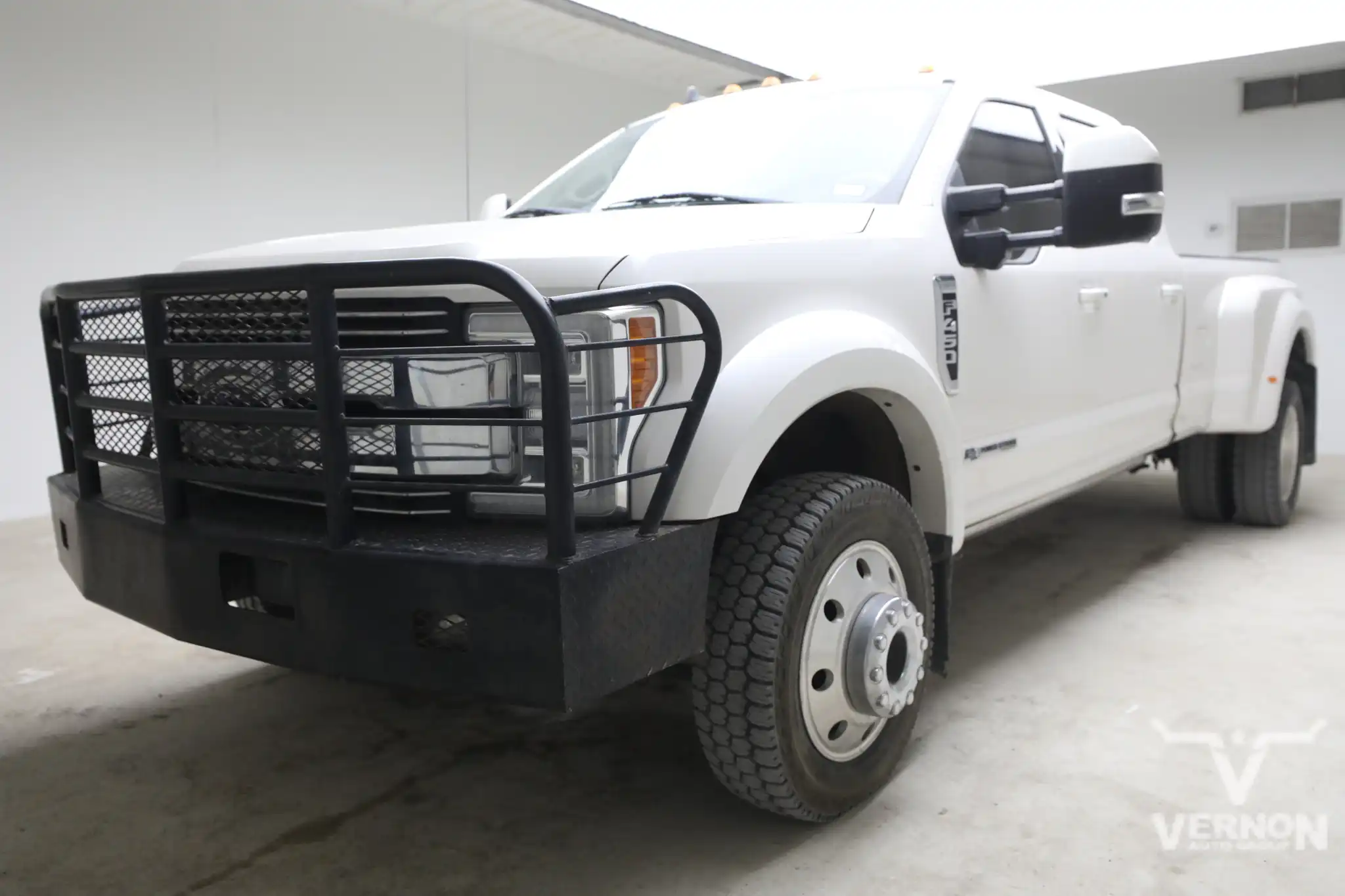 2019 Ford F-450 Lariat 4WD Crew Cab DRW 8' Box's photo