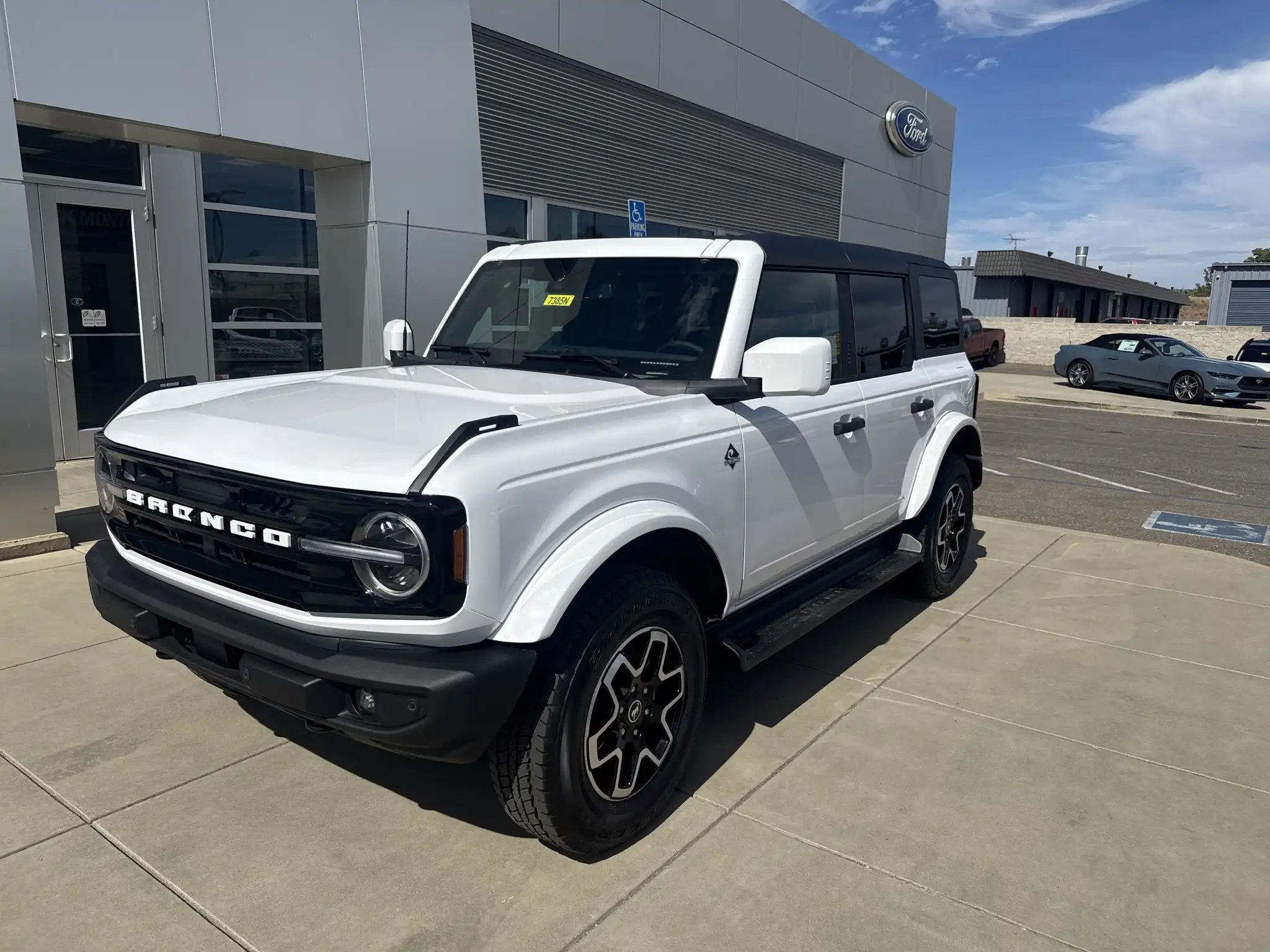 2026 Ford Bronco Outer Banks 4WD's photo