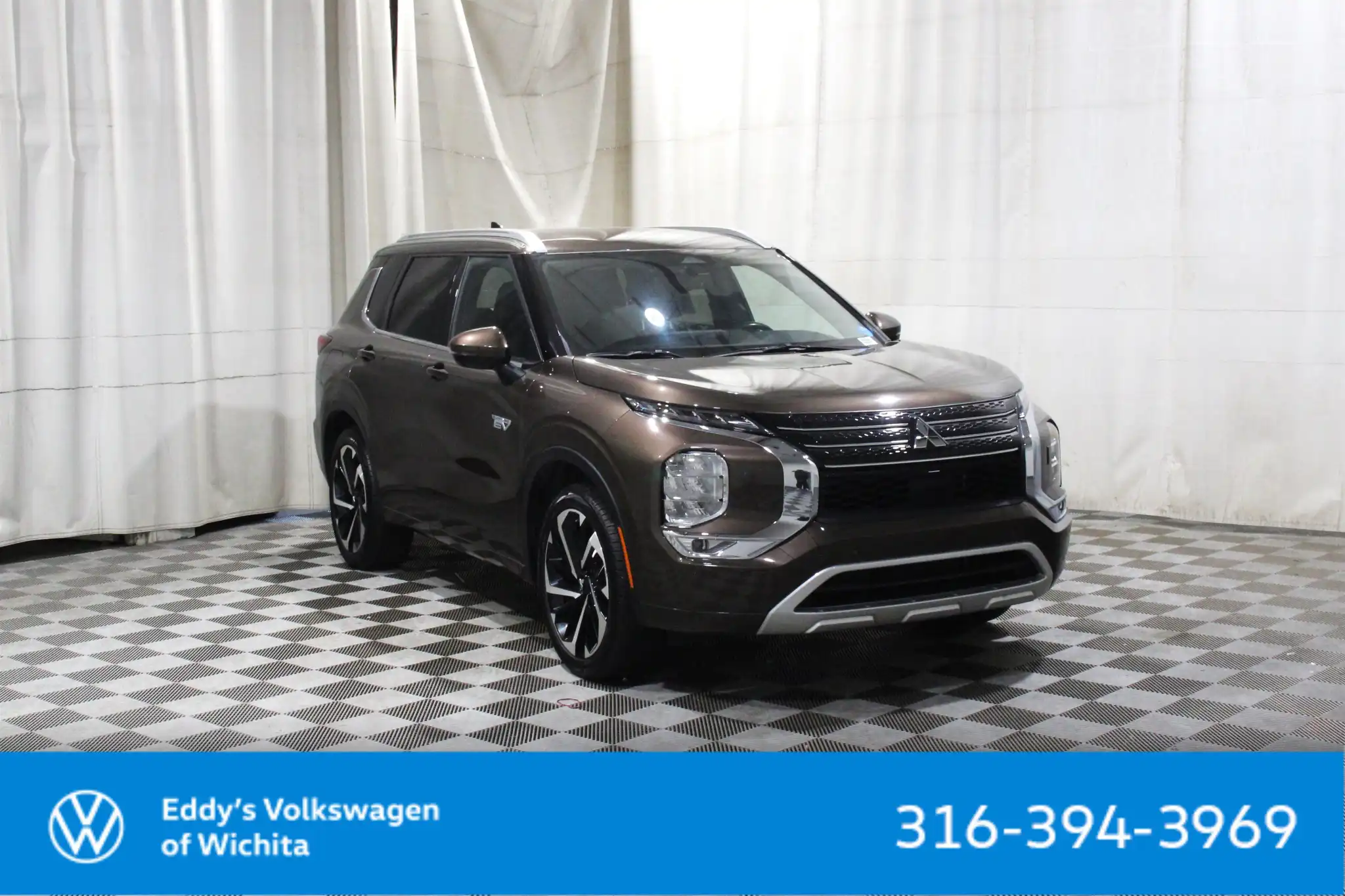 2024 Mitsubishi Outlander Plug-in Hybrid SEL S-AWC's photo
