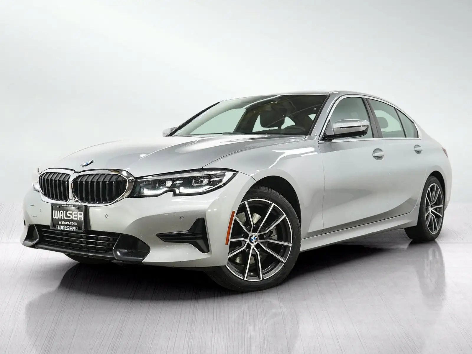 2019 BMW 3 Series 330i xDrive Sedan's photo
