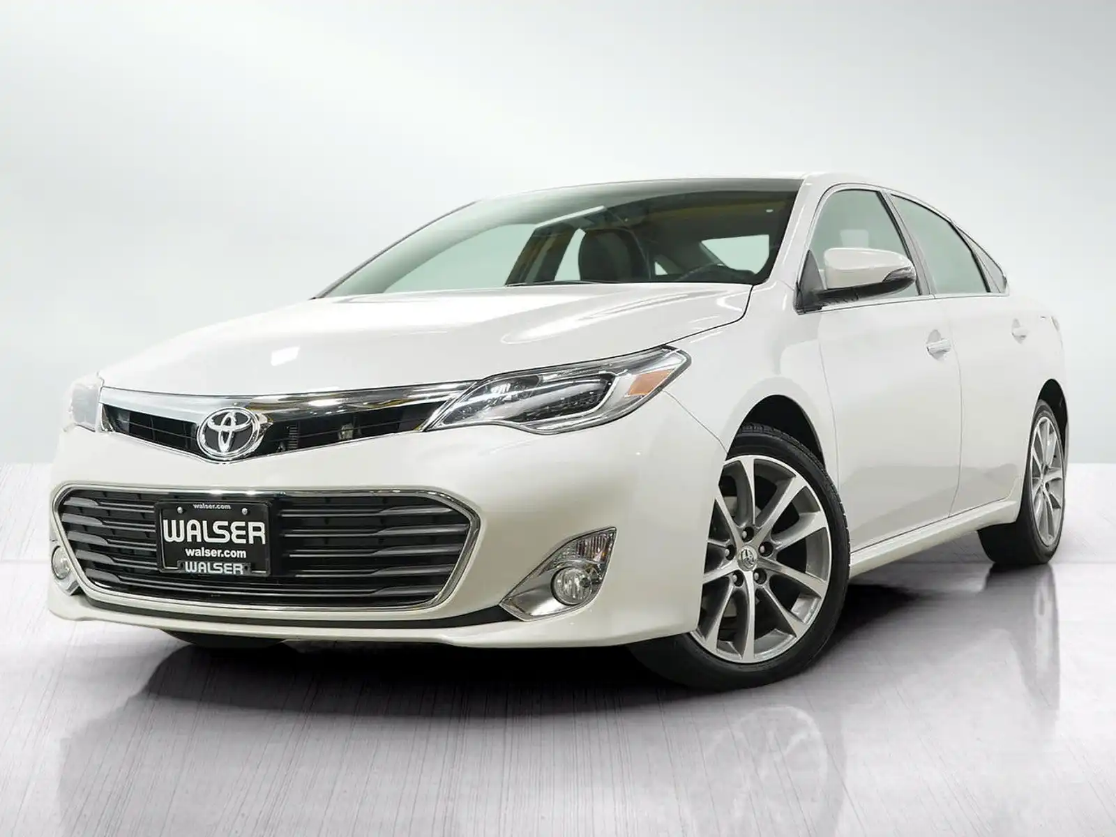 2015 Toyota Avalon XLE Touring's photo