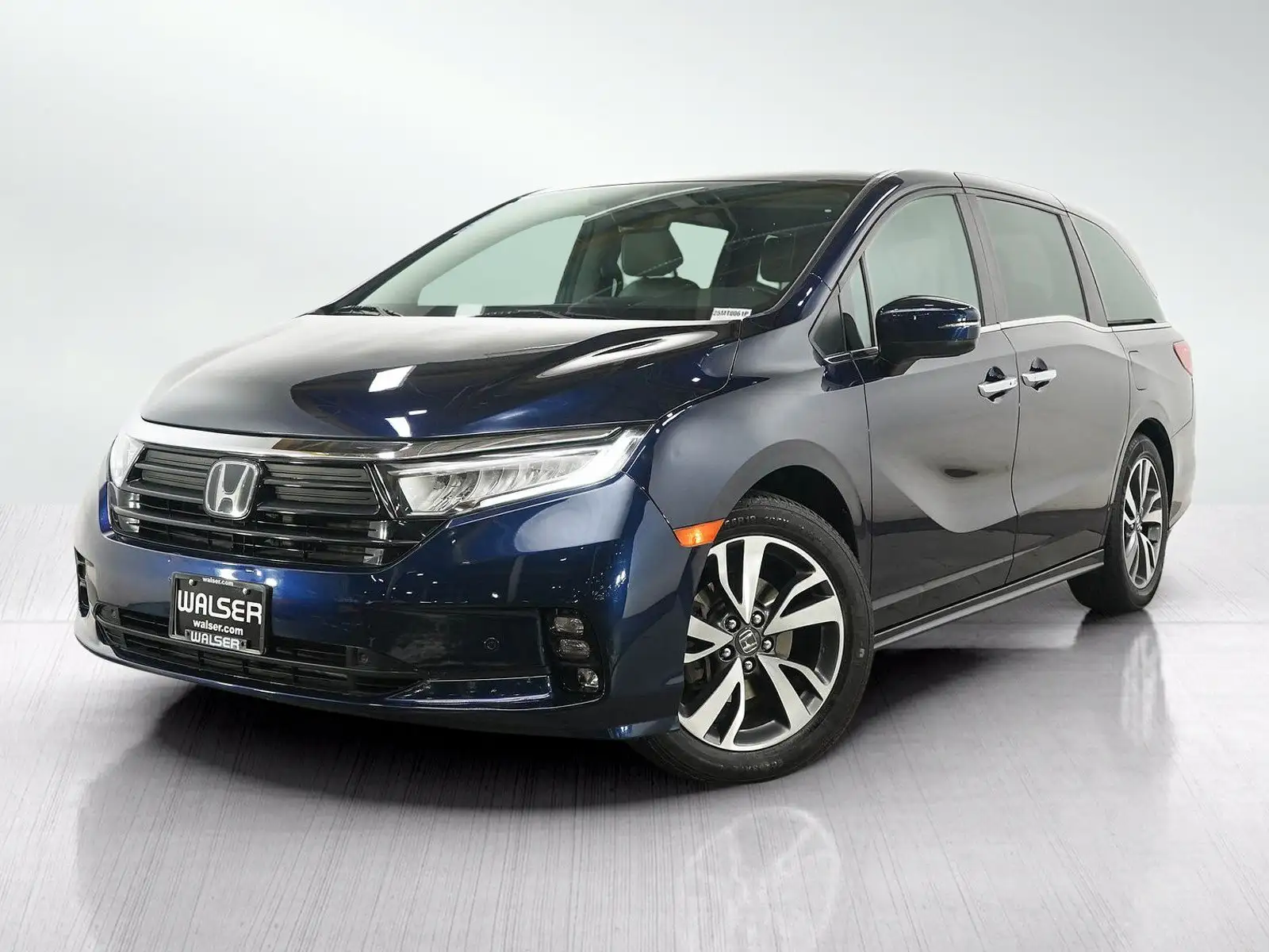 2023 Honda Odyssey Touring's photo