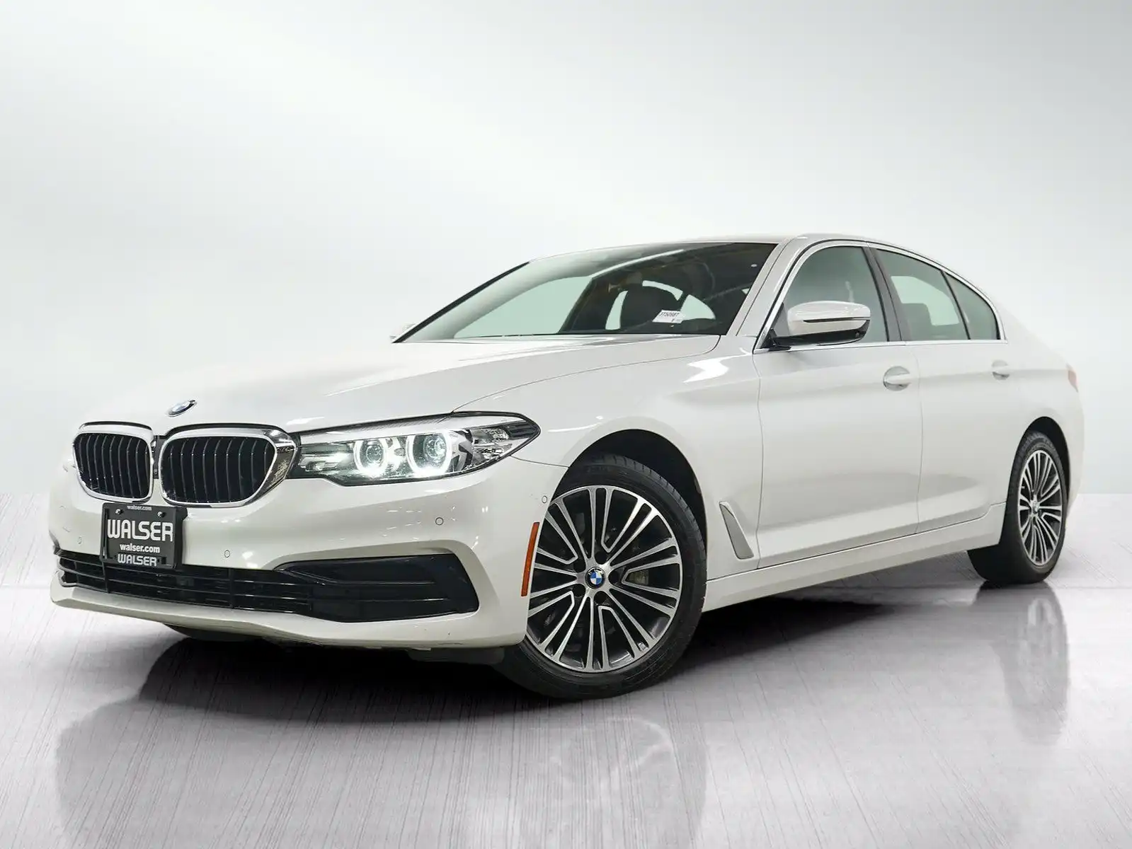 2020 BMW 5 Series 530i xDrive Sedan's photo