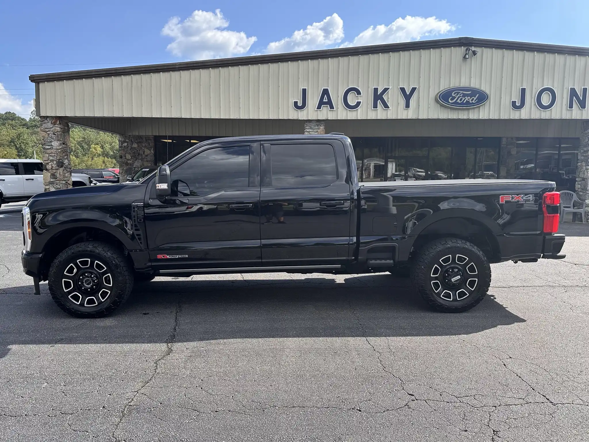 2025 Ford F-250 Platinum 4WD CrewCab 6-3/4' Box's photo