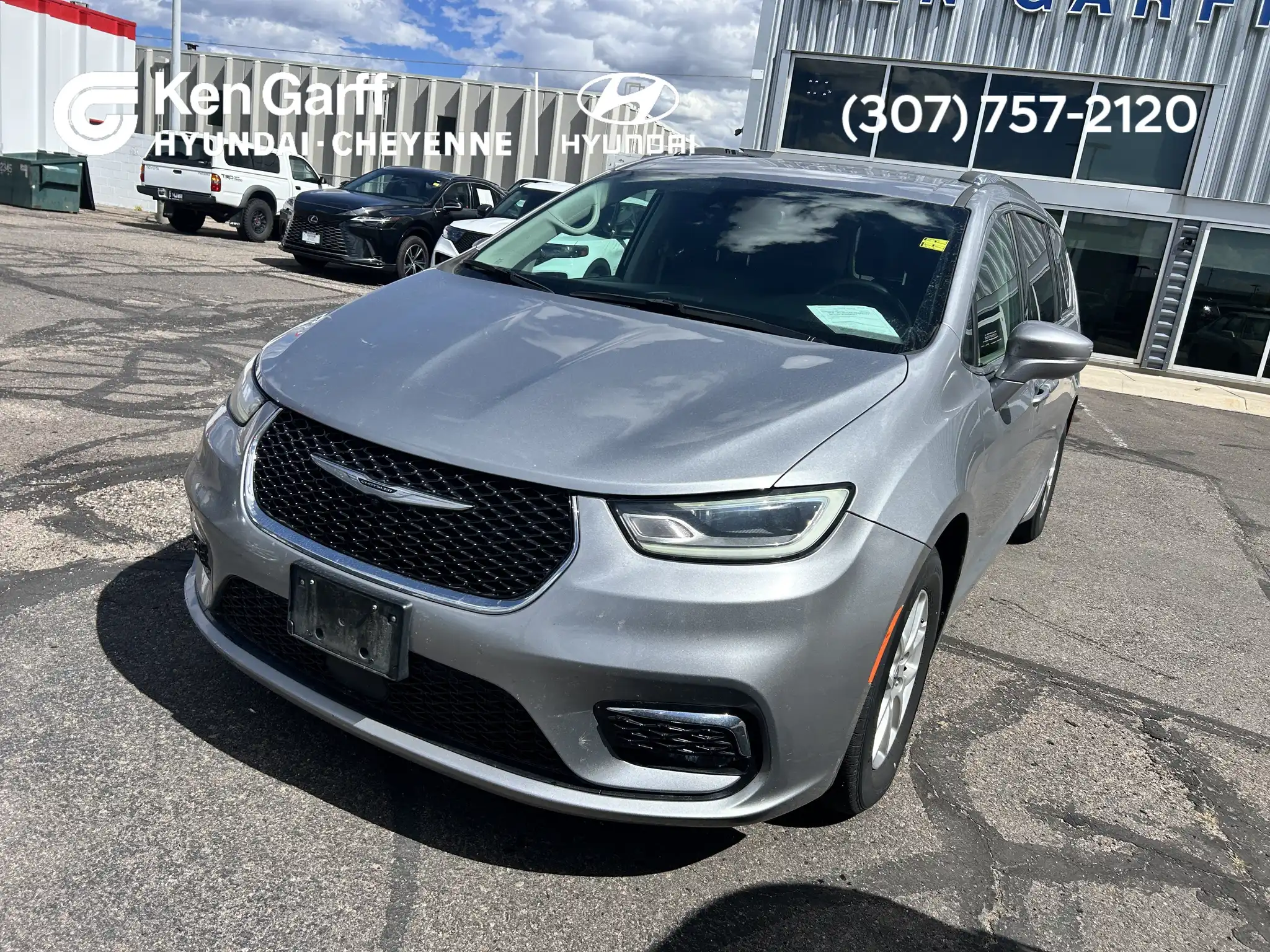 2021 Chrysler Pacifica Touring L's photo