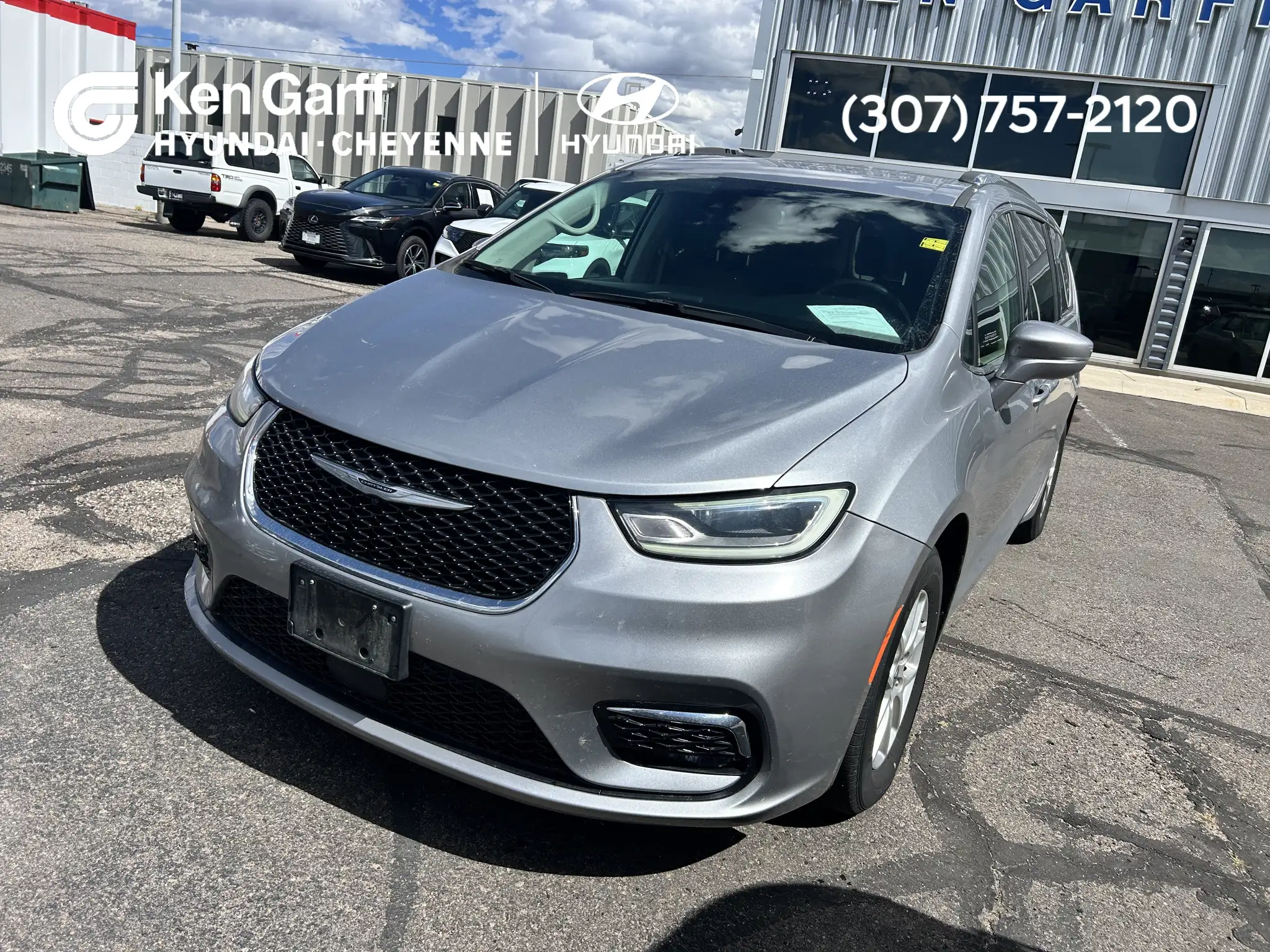 2021 Chrysler Pacifica Touring L's photo
