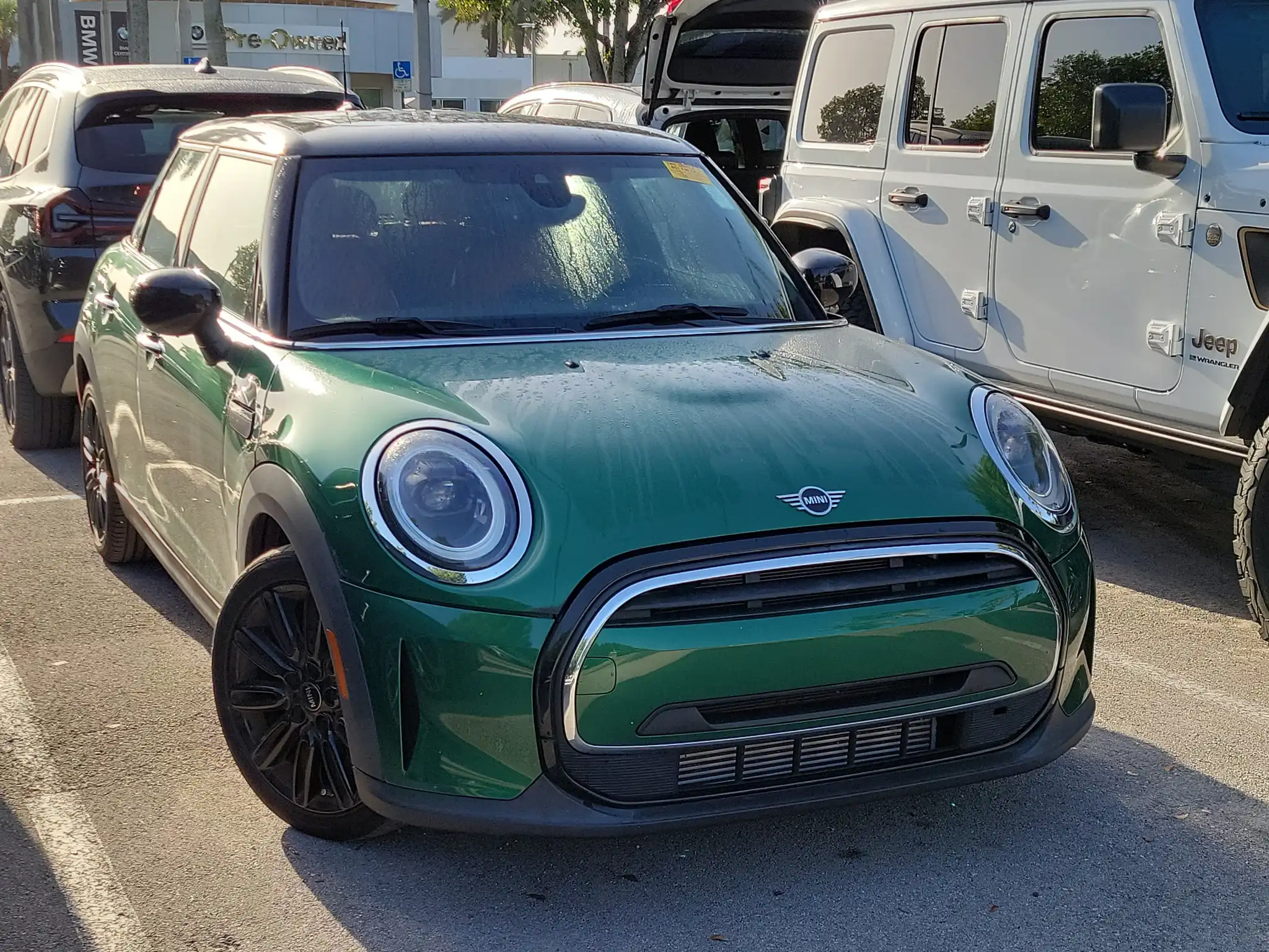2024 MINI Hardtop Cooper's photo