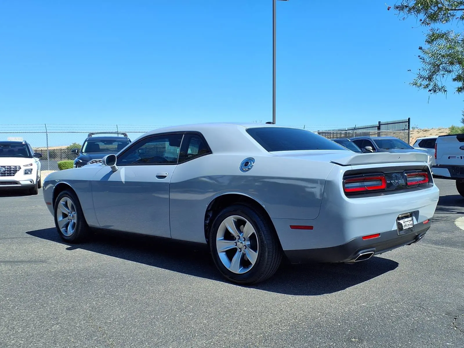 2020 Dodge Challenger SXT Auto photo 4